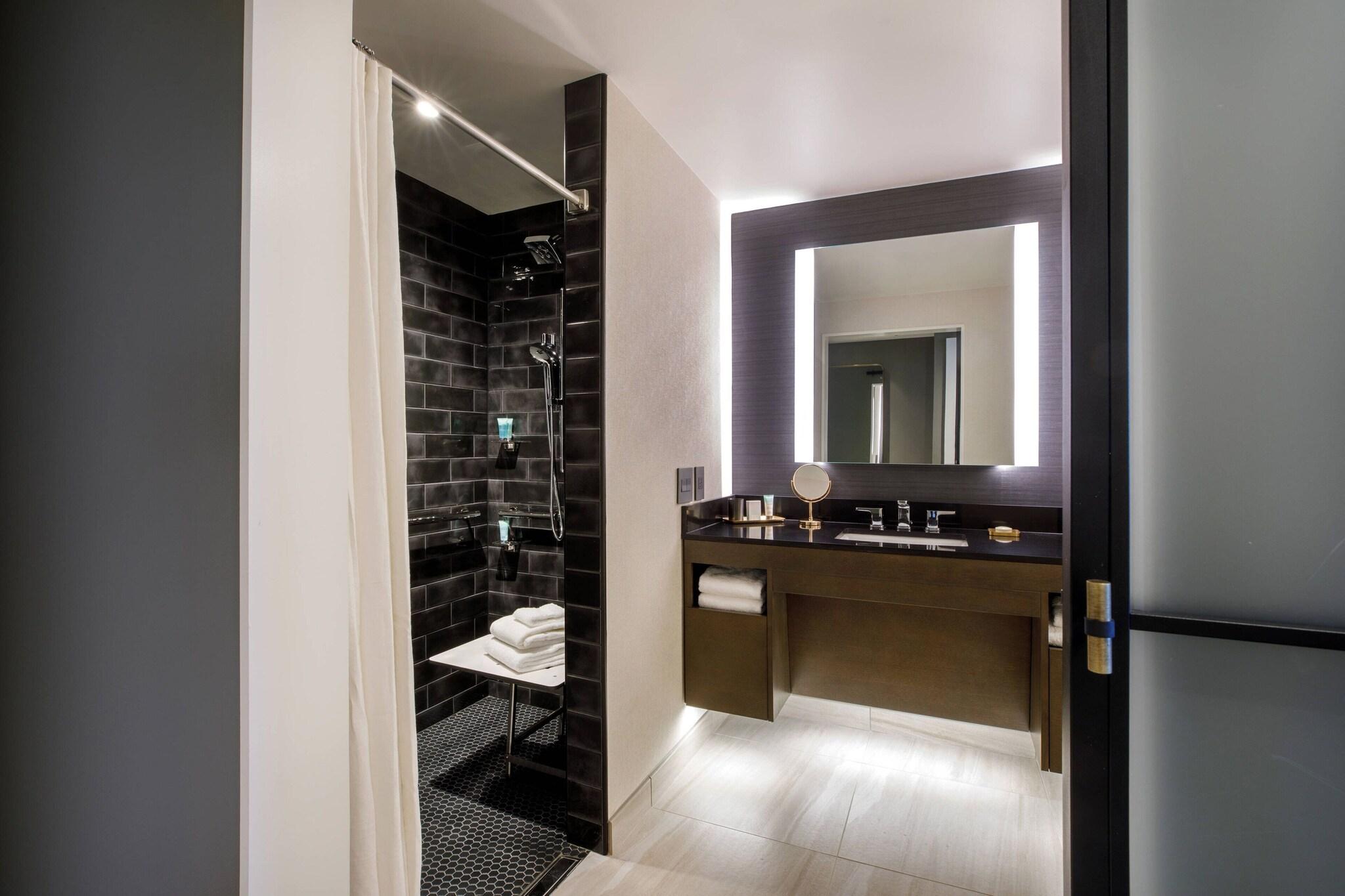 Double Deluxe Two Queen Beds