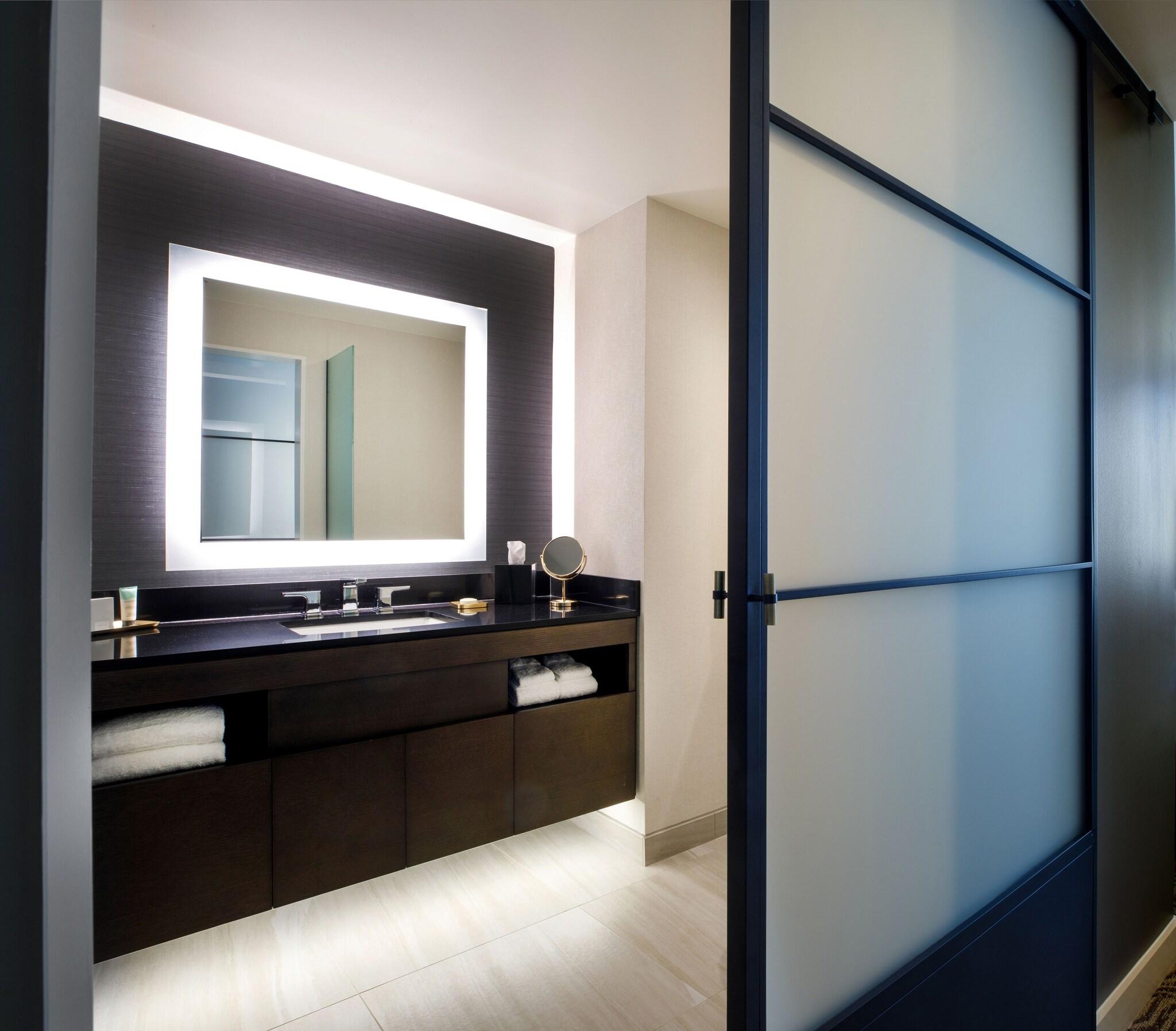 Double Deluxe Two Queen Beds