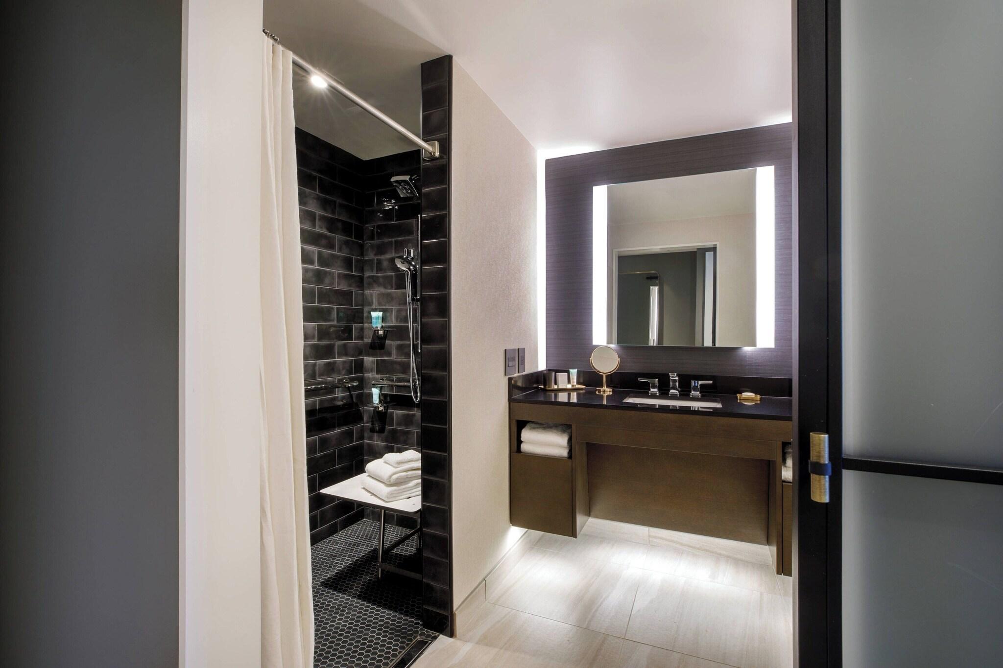 Double Deluxe Two Queen Beds