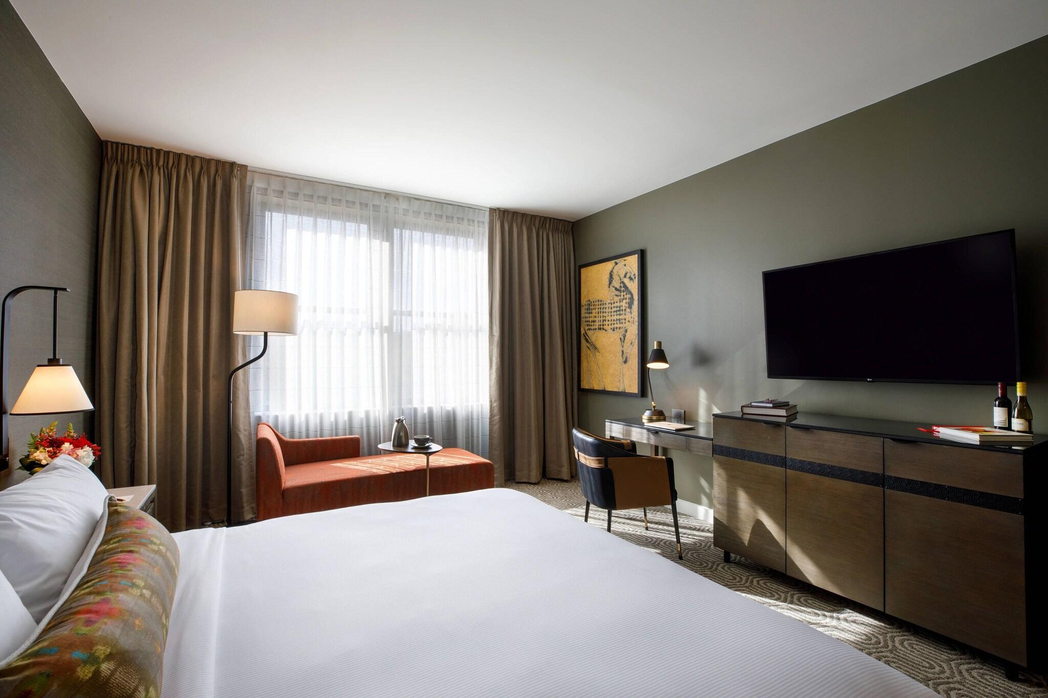 Double Deluxe King Bed