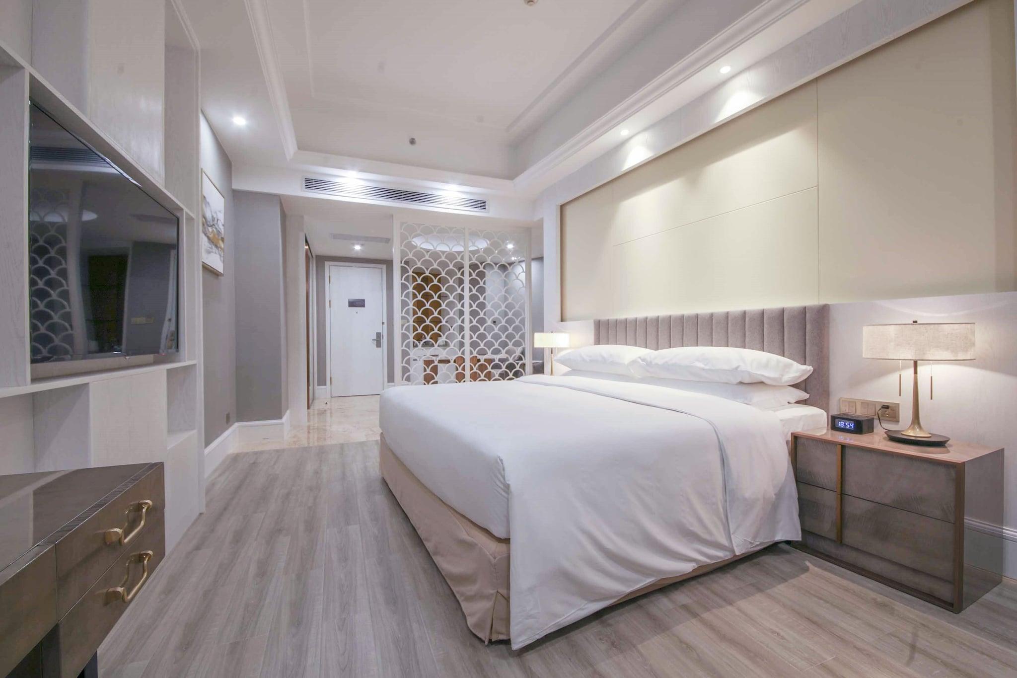 Double King Size Bed