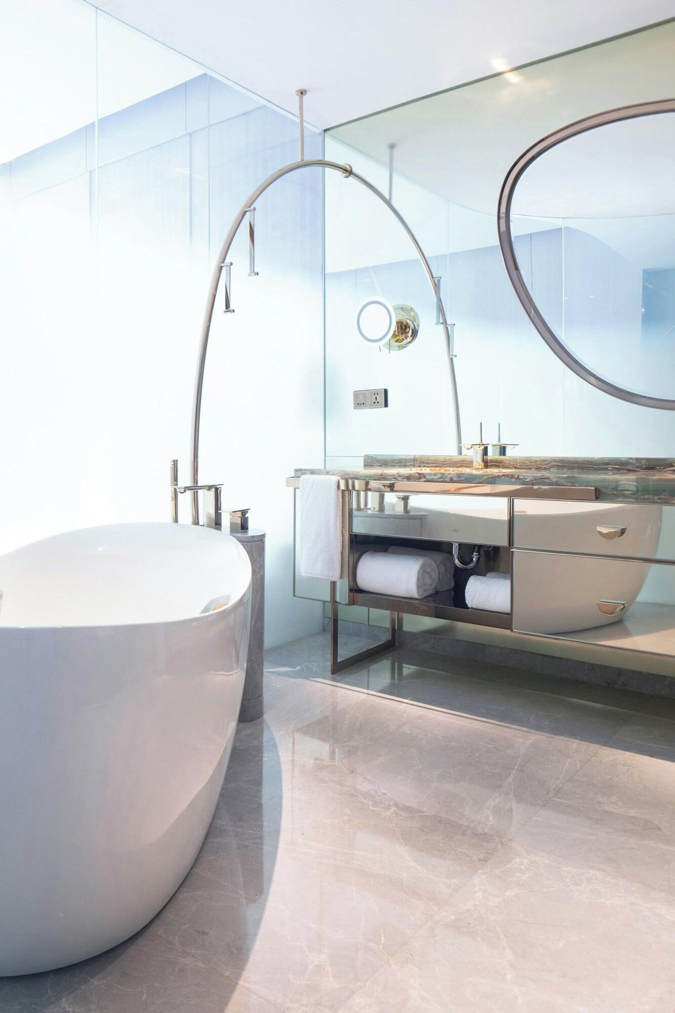 Suite King Bed One Bedroom 