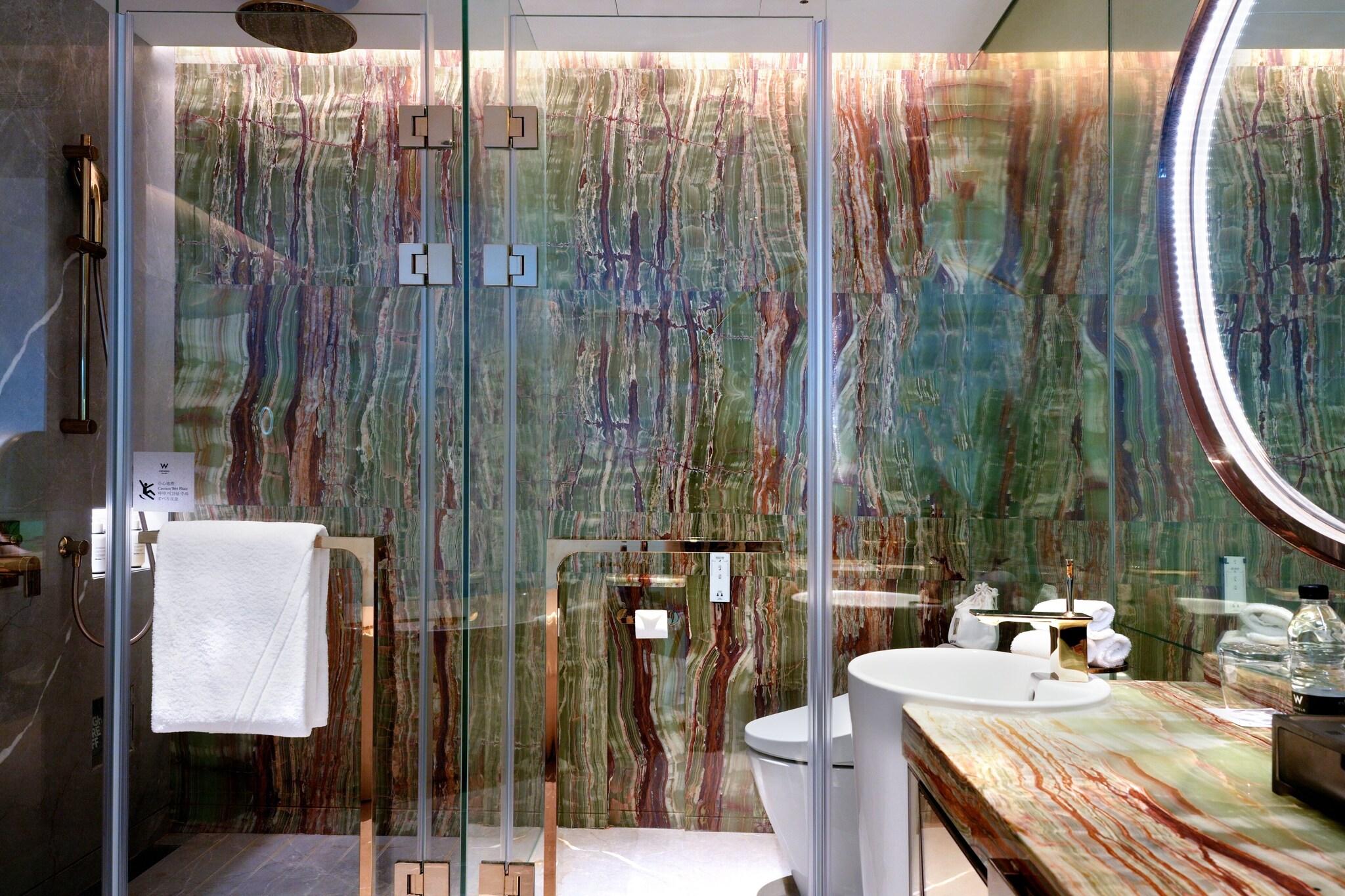 Suite King Bed One Bedroom 