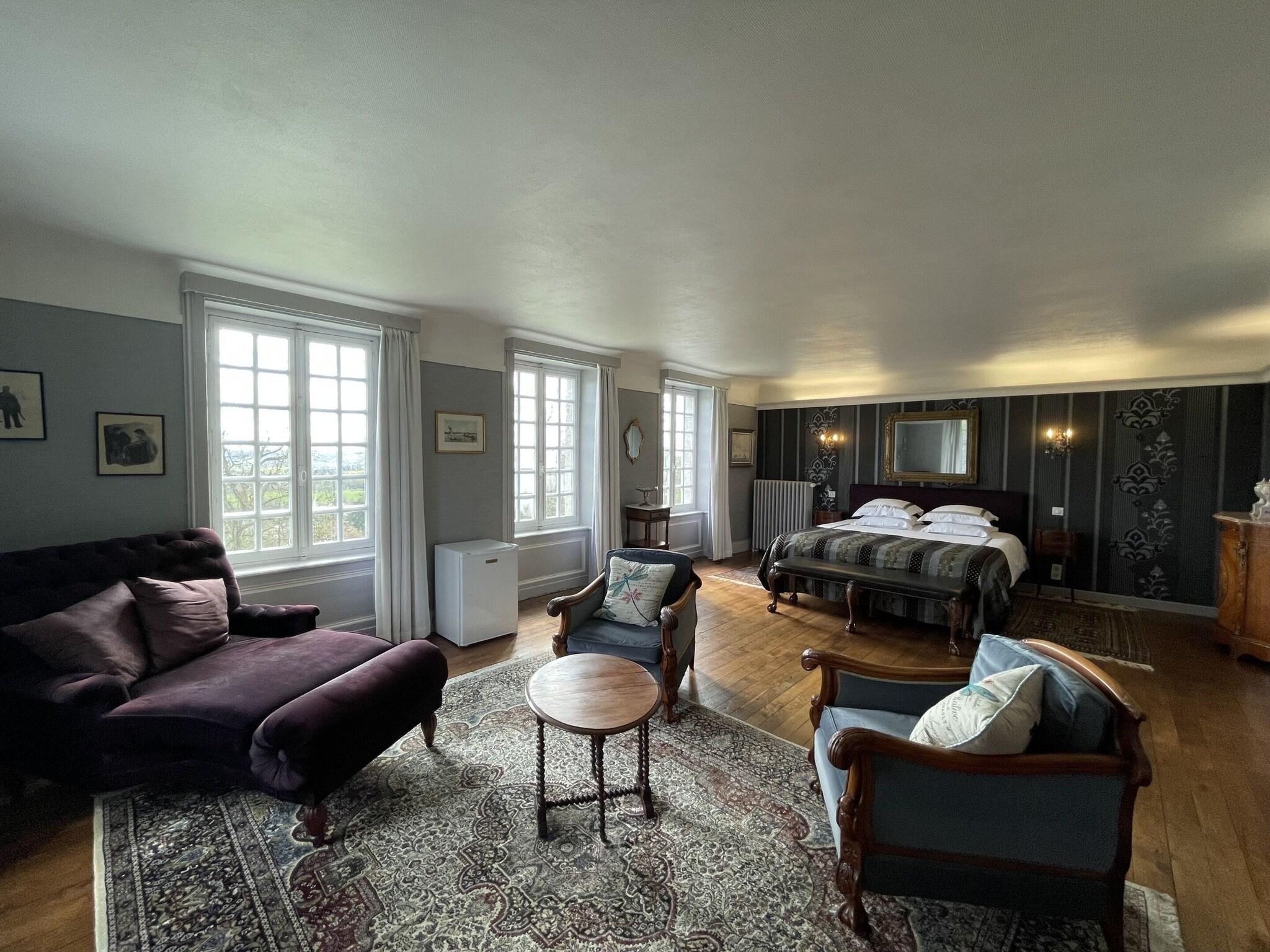 Double Garden View King Bed