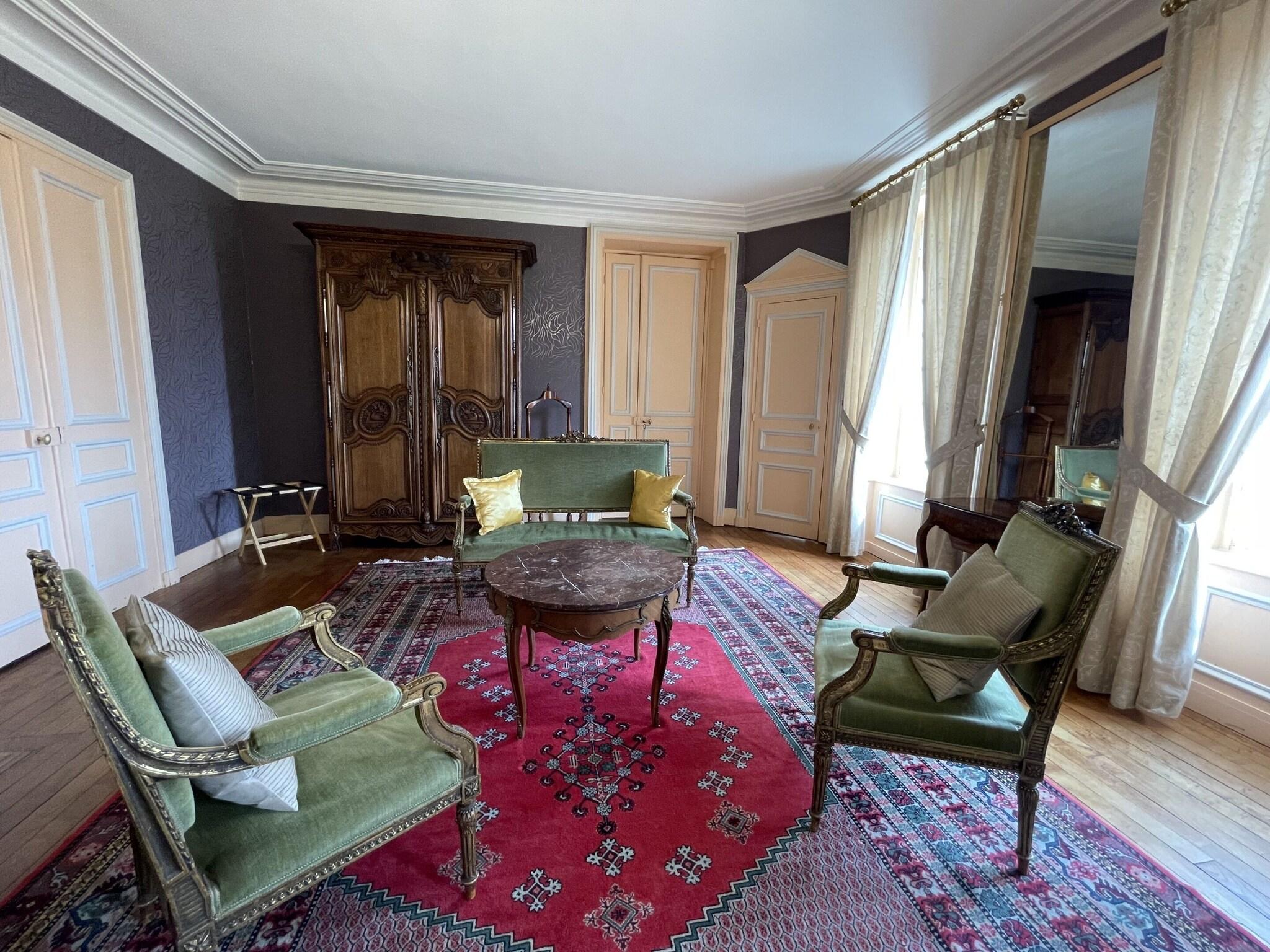 Double Garden View King Bed