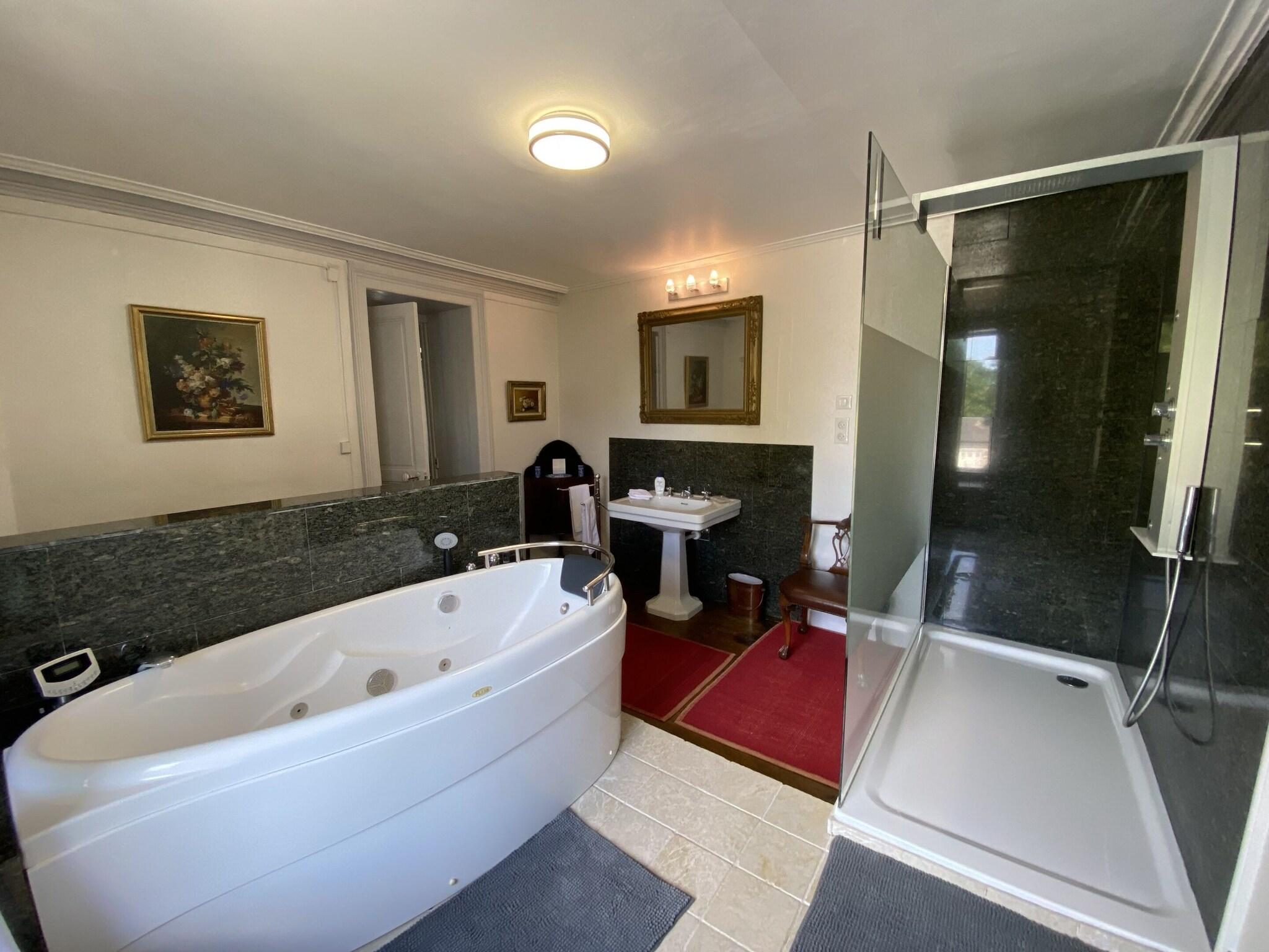 Double Garden View King Bed