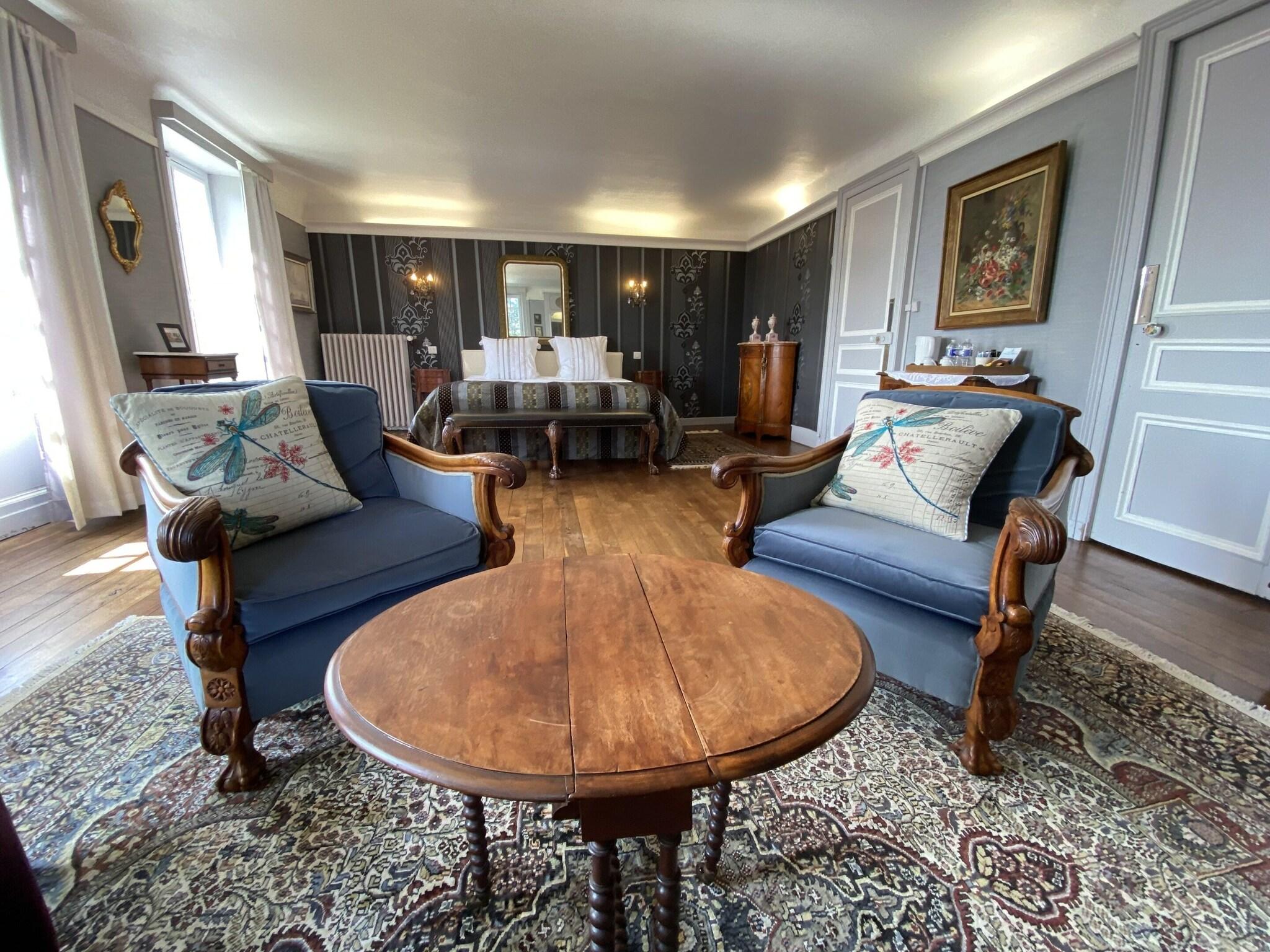 Double Garden View King Bed