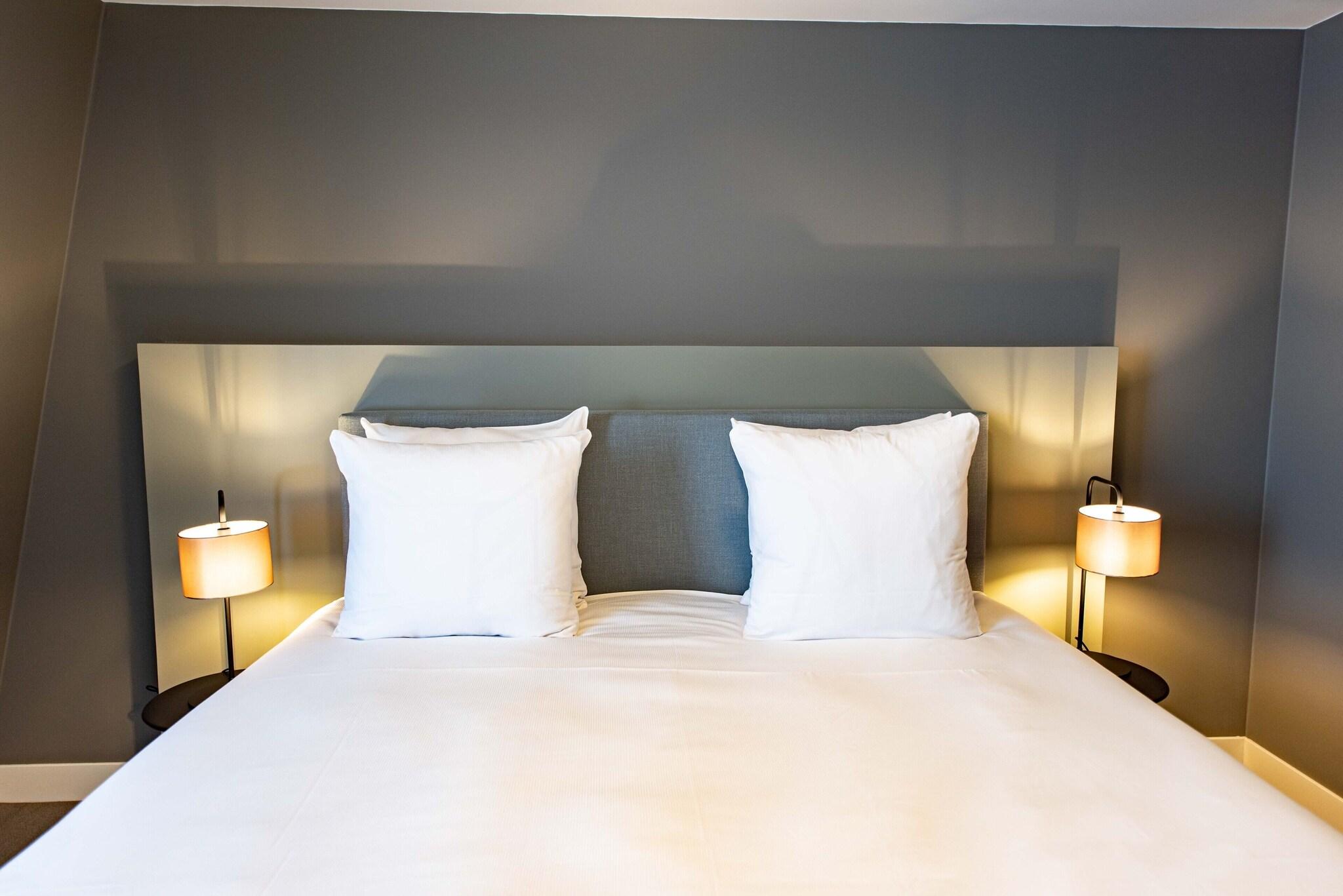 Double Deluxe King Bed