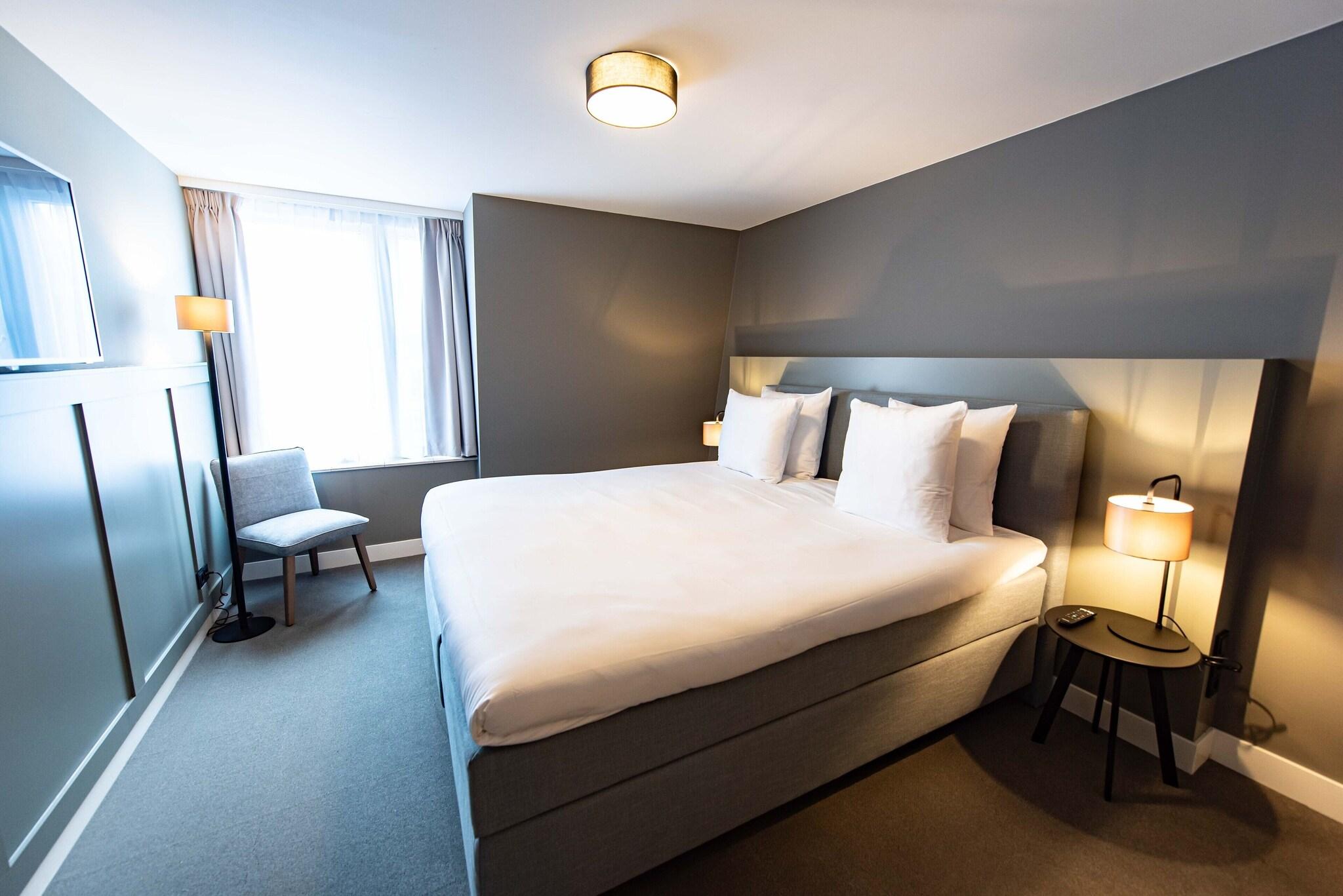 Double Deluxe King Bed