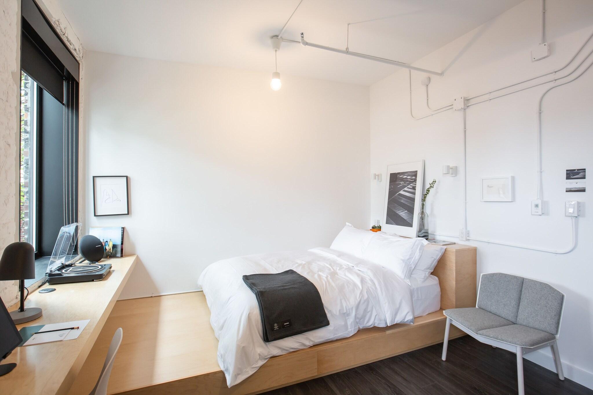 Double Queen Size Bed