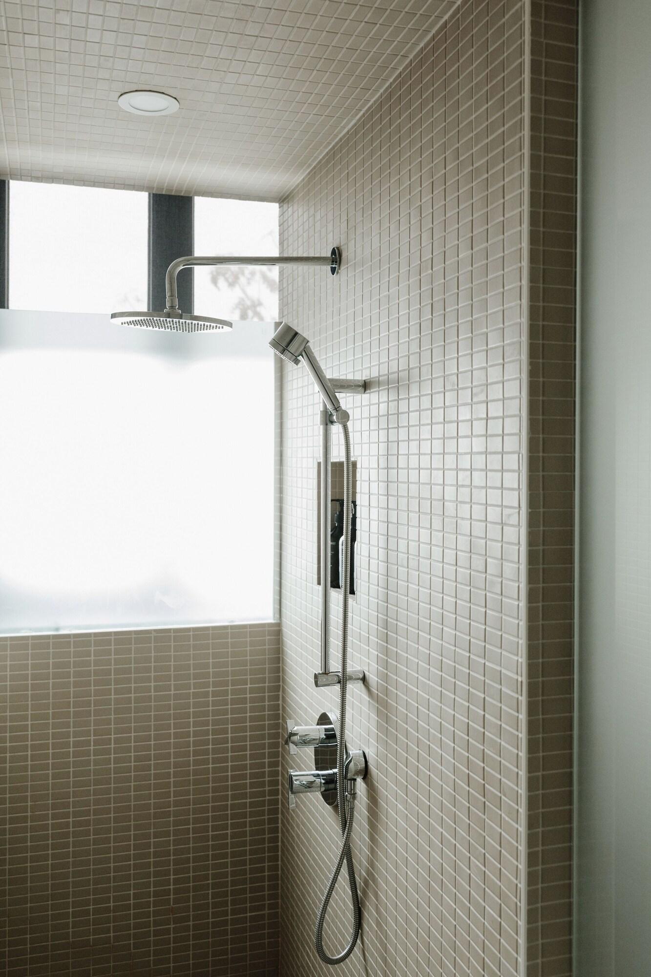 Studio Queen Size Bed