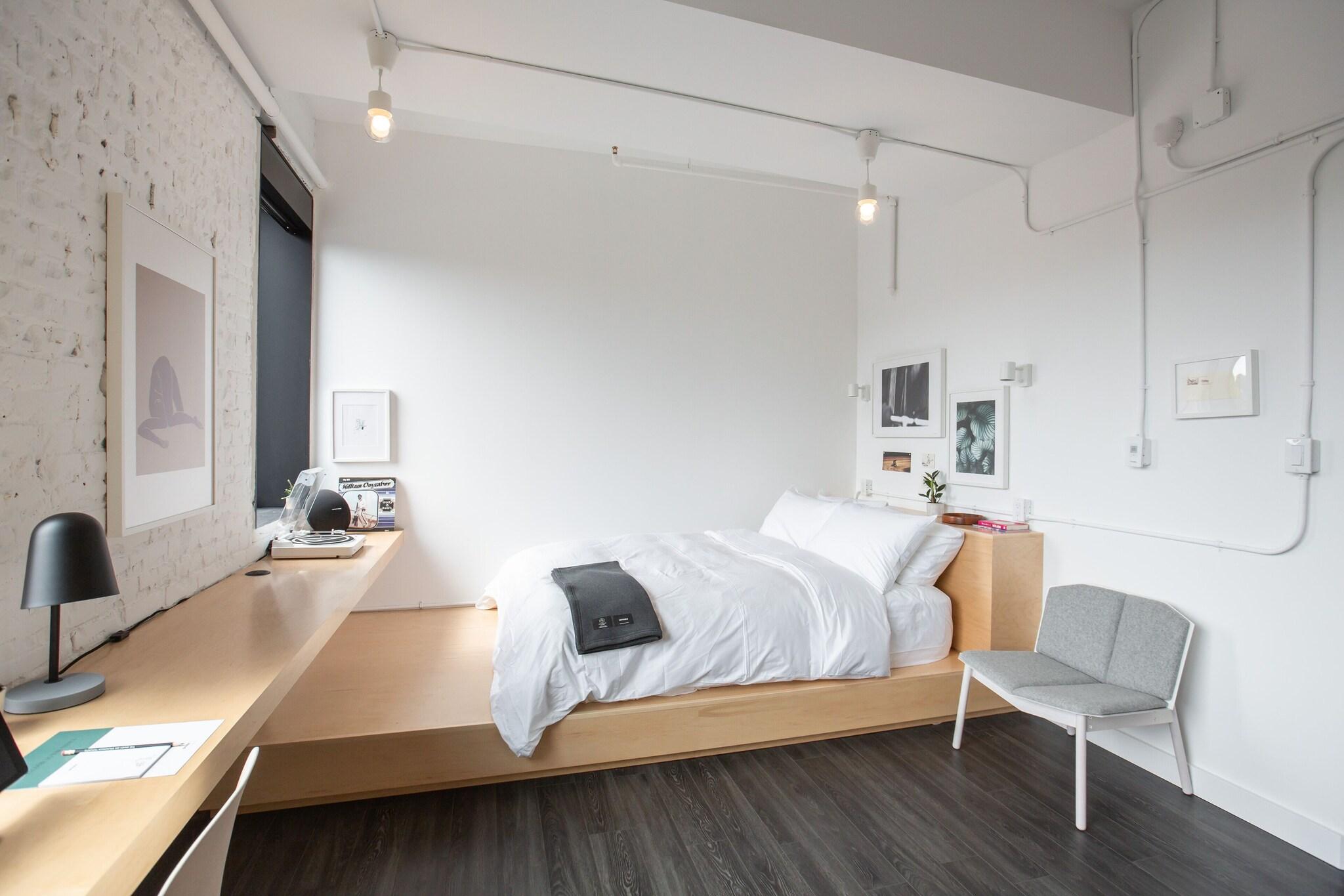 Double Queen Size Bed