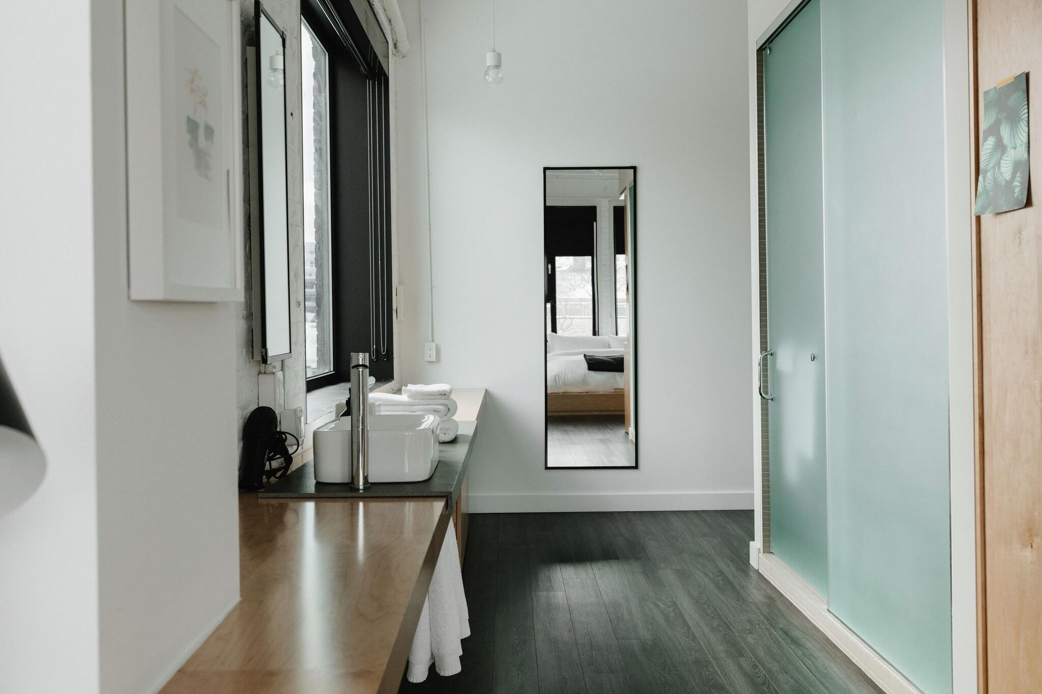 Studio King Size Bed