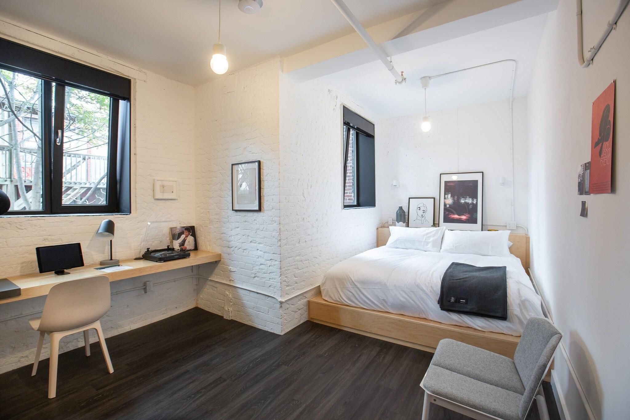 Studio King Size Bed