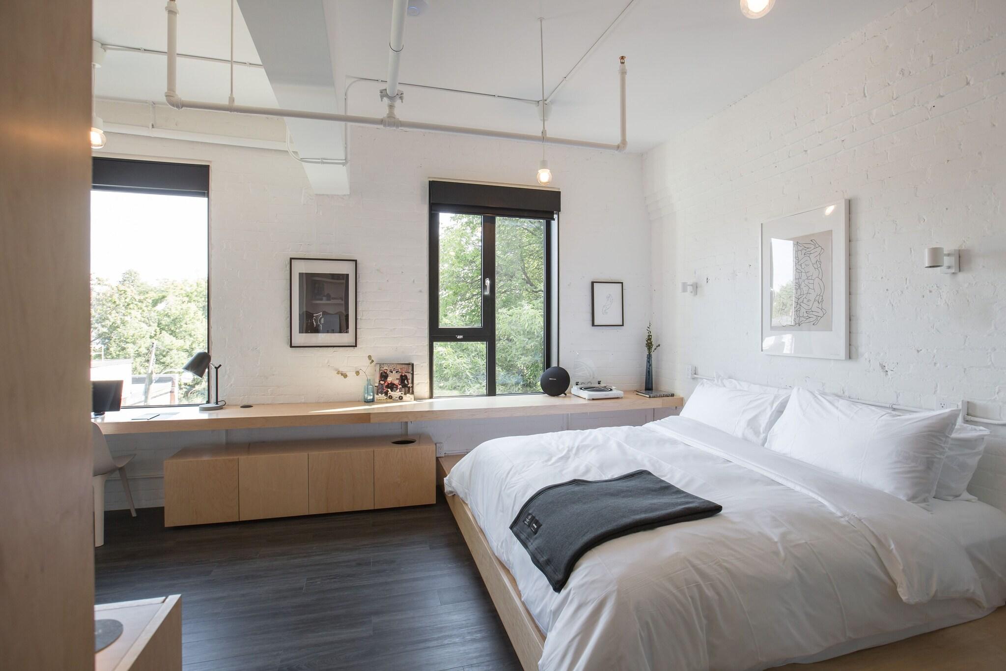 Studio King Size Bed