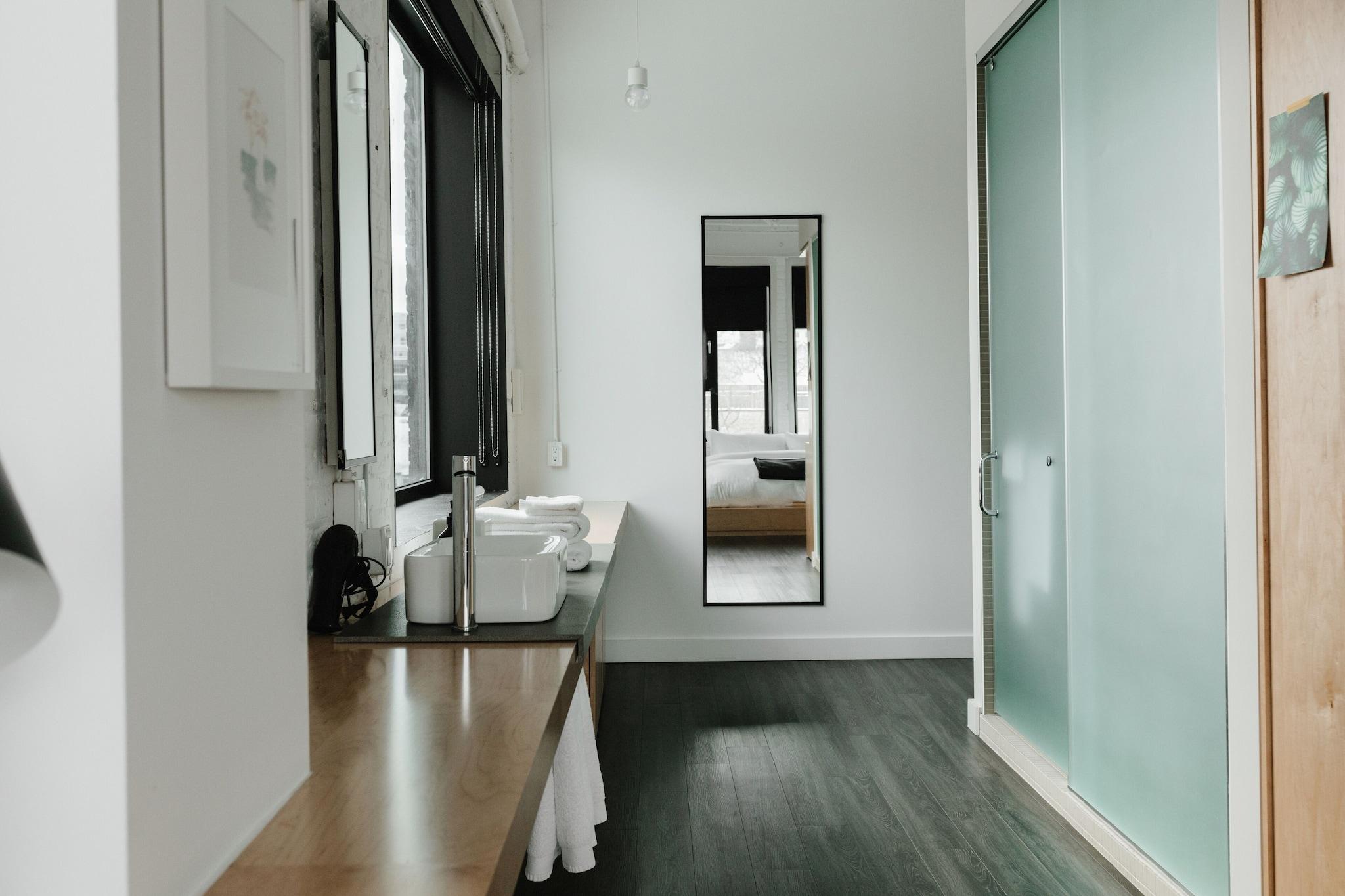 Studio King Size Bed