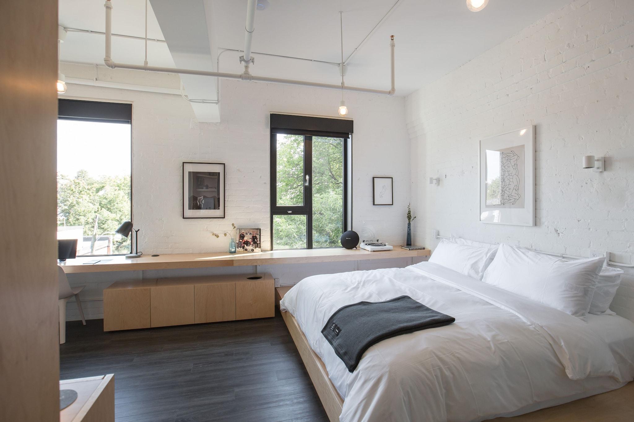 Studio King Size Bed