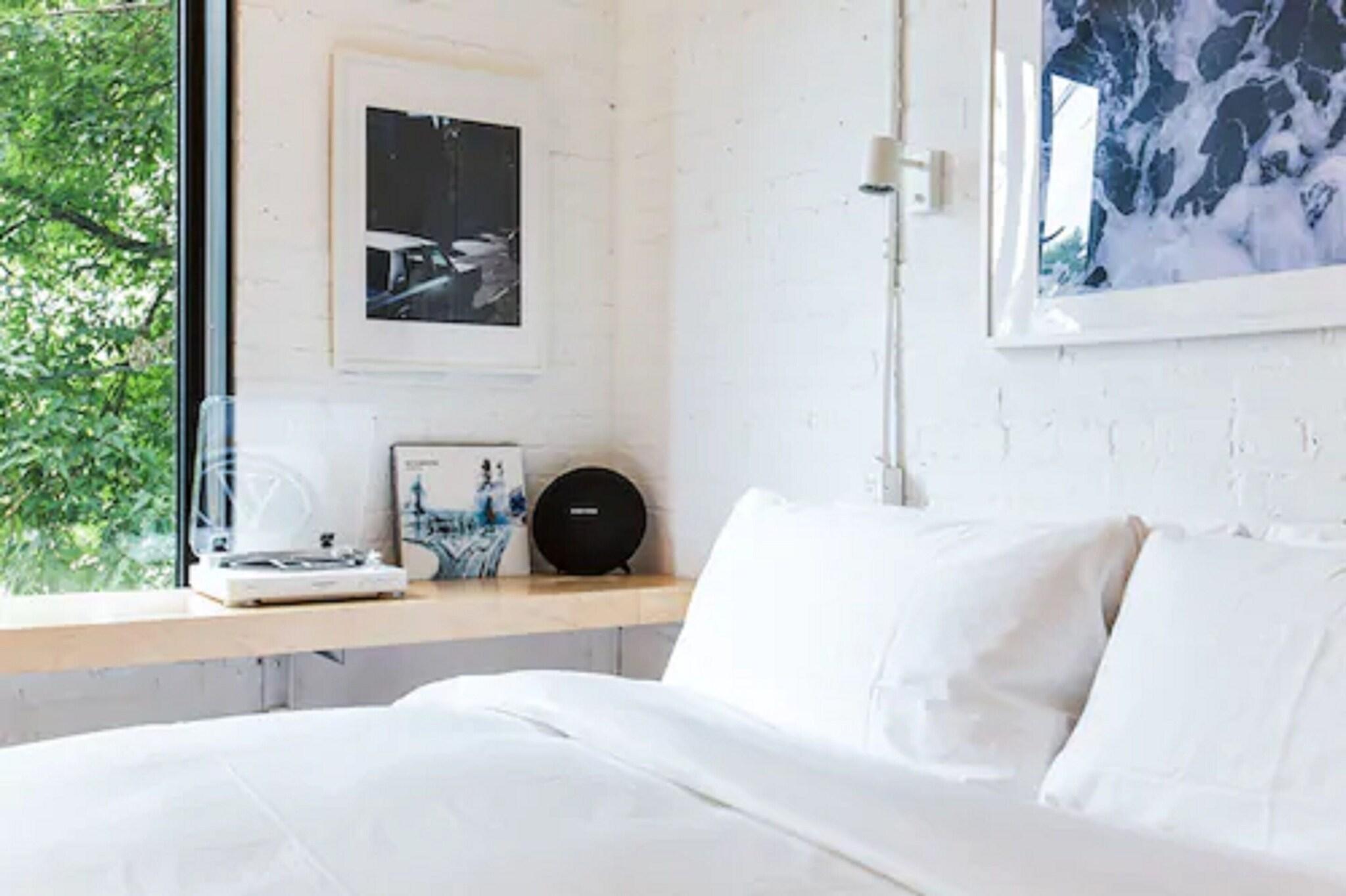 Studio Queen Size Bed