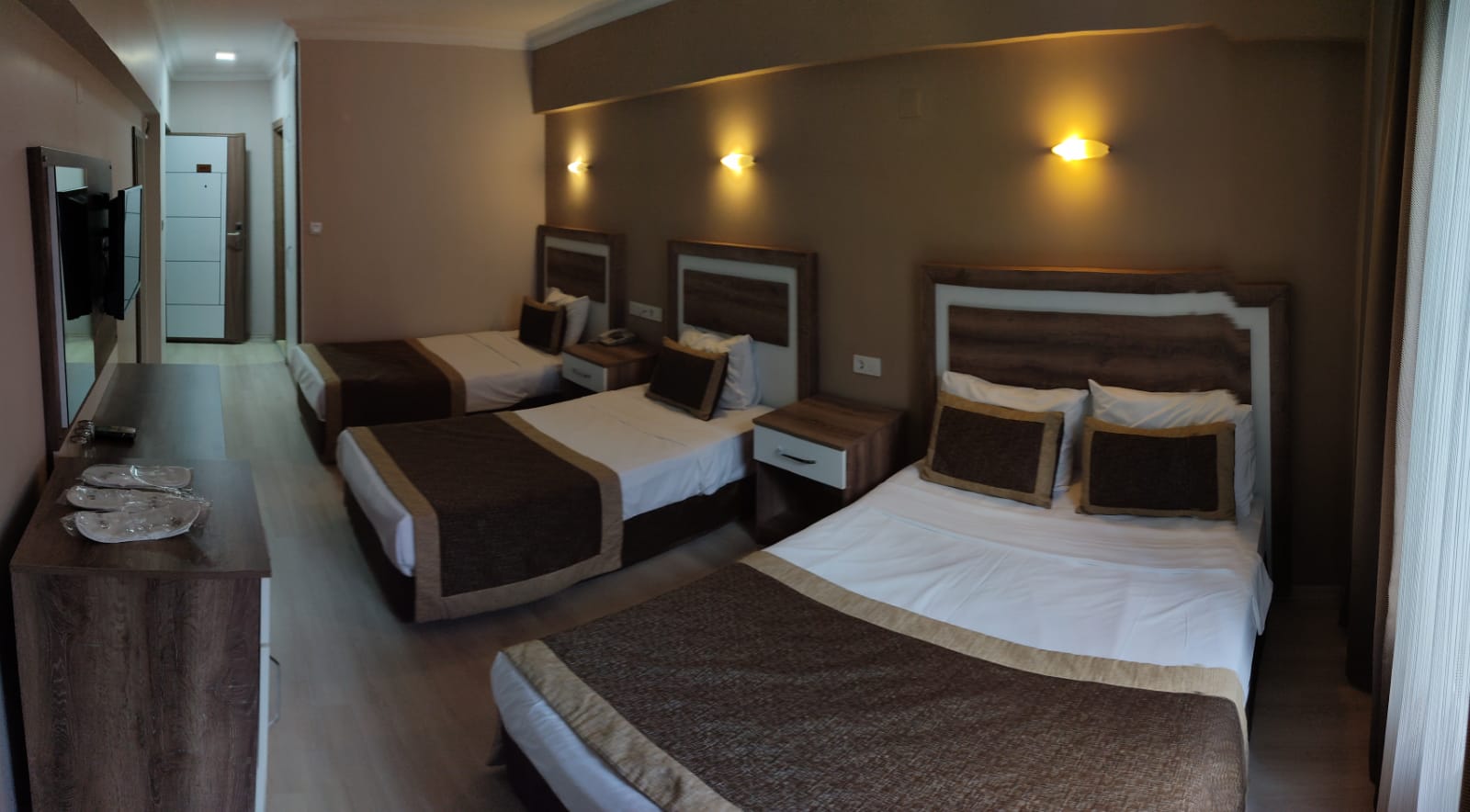 Quadruple One Bedroom One Bathroom