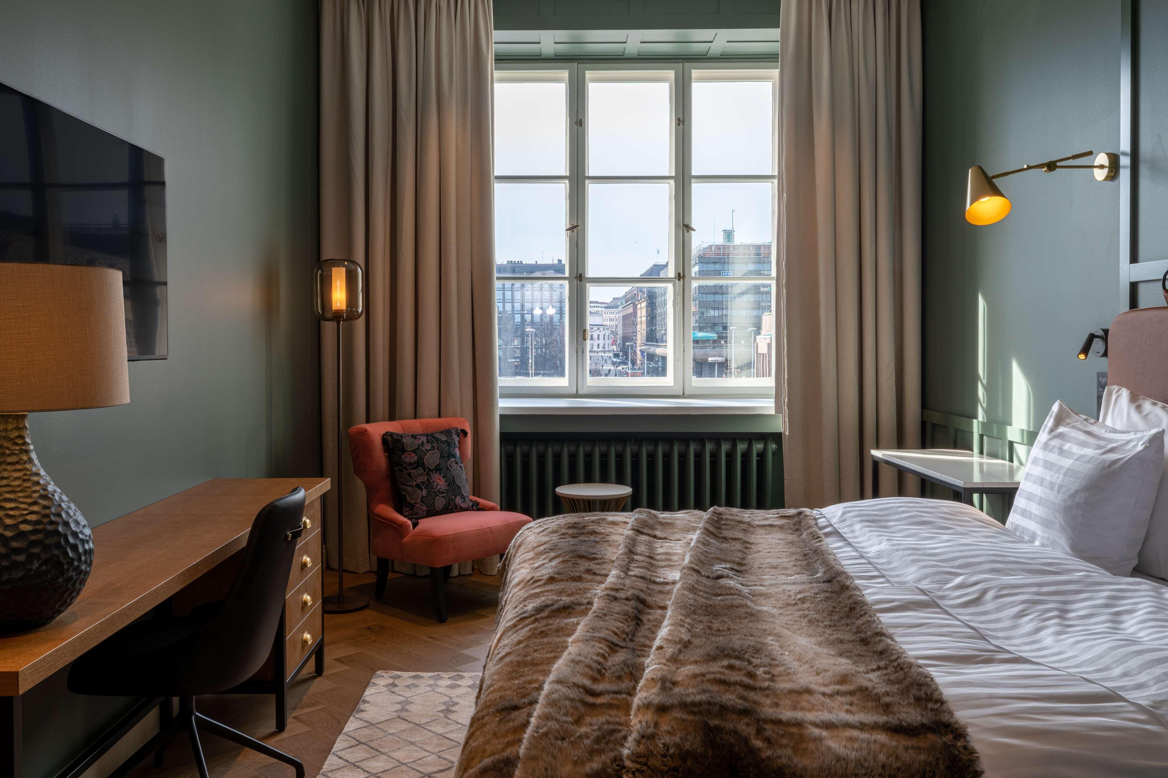 Double Classic King Bed