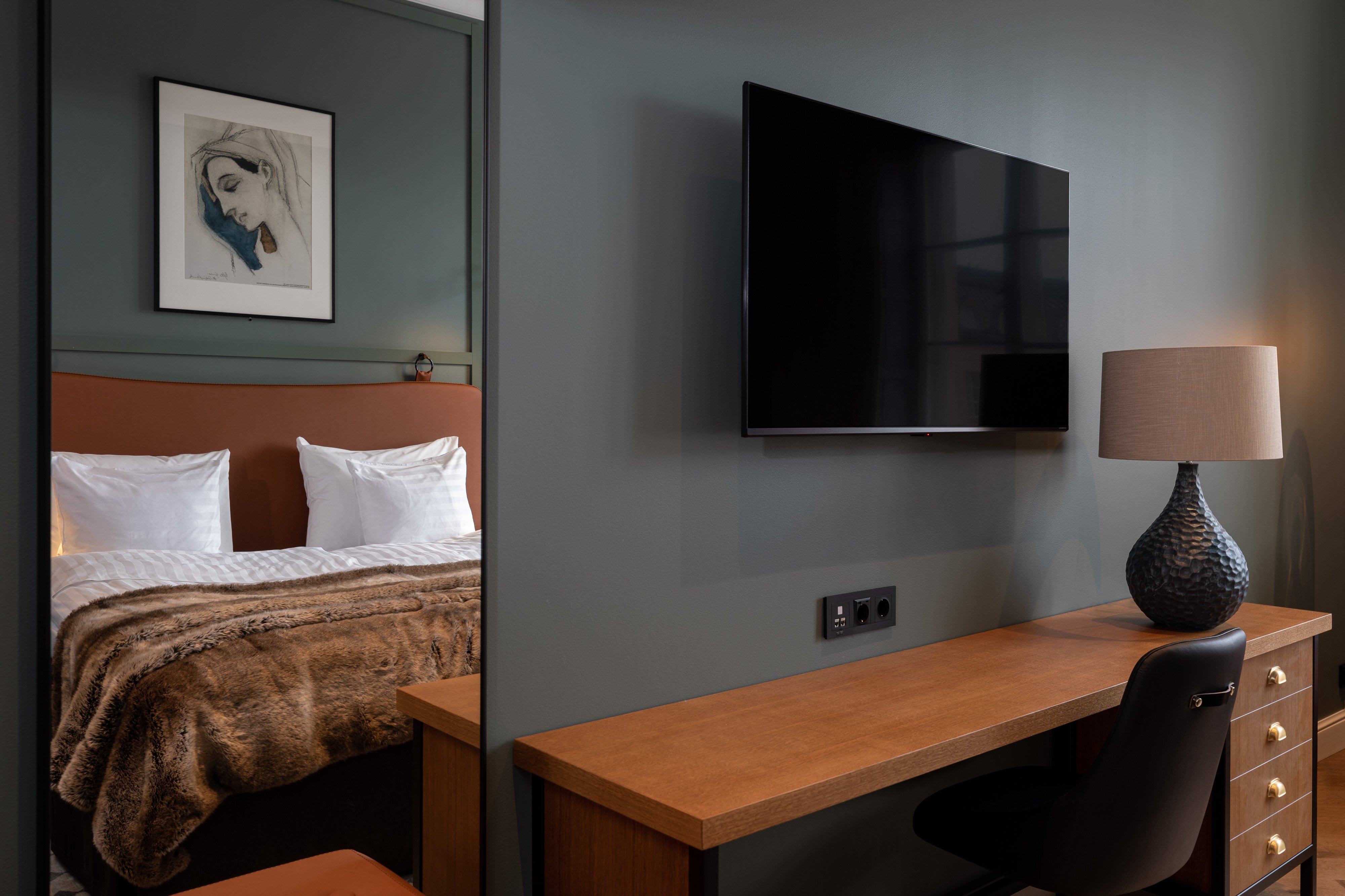 Double Single Queen Size Bed