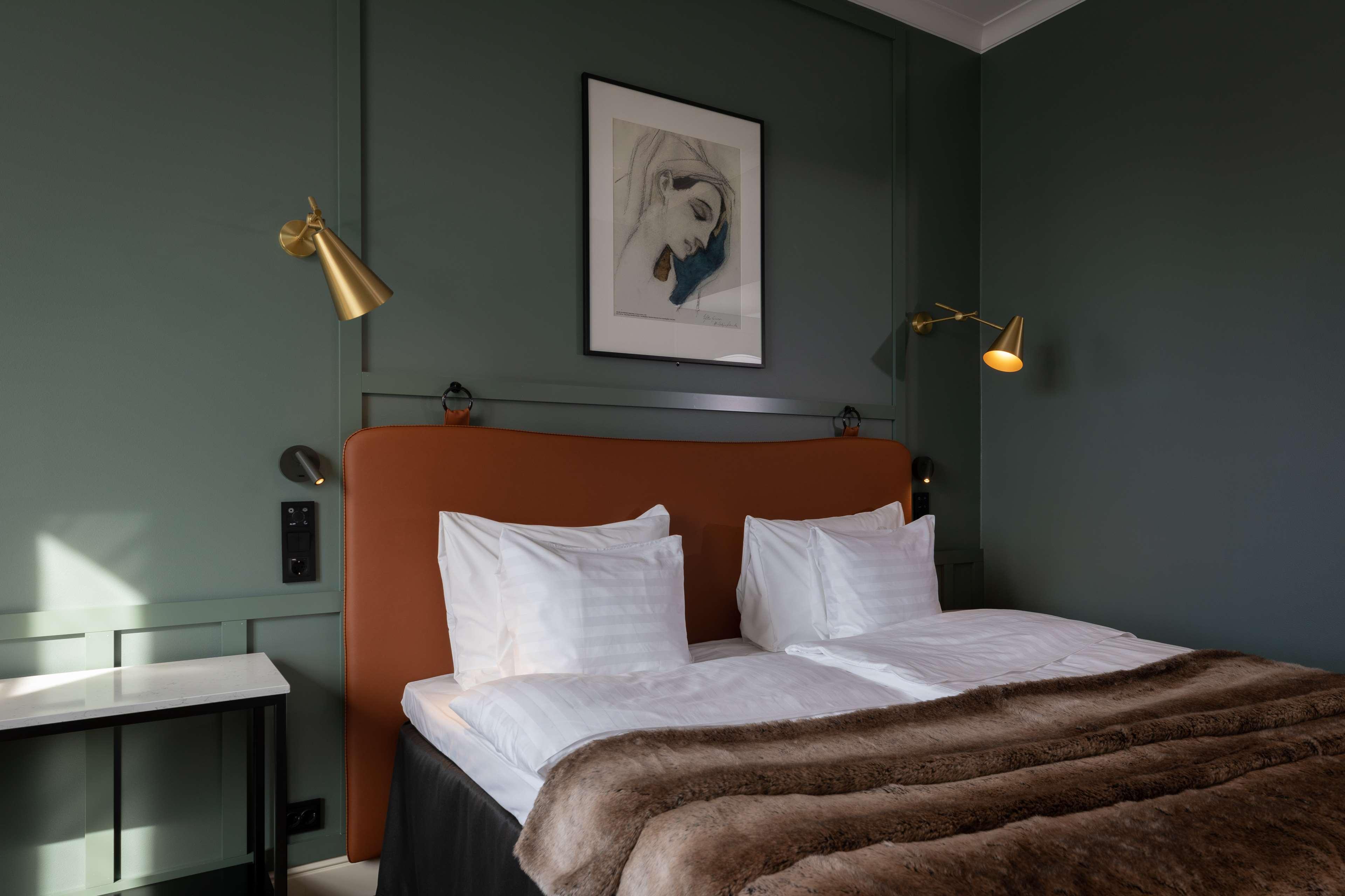 Double Single Classic King Bed