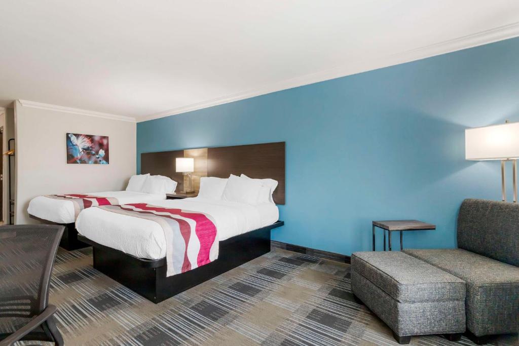 Quadruple Accessible