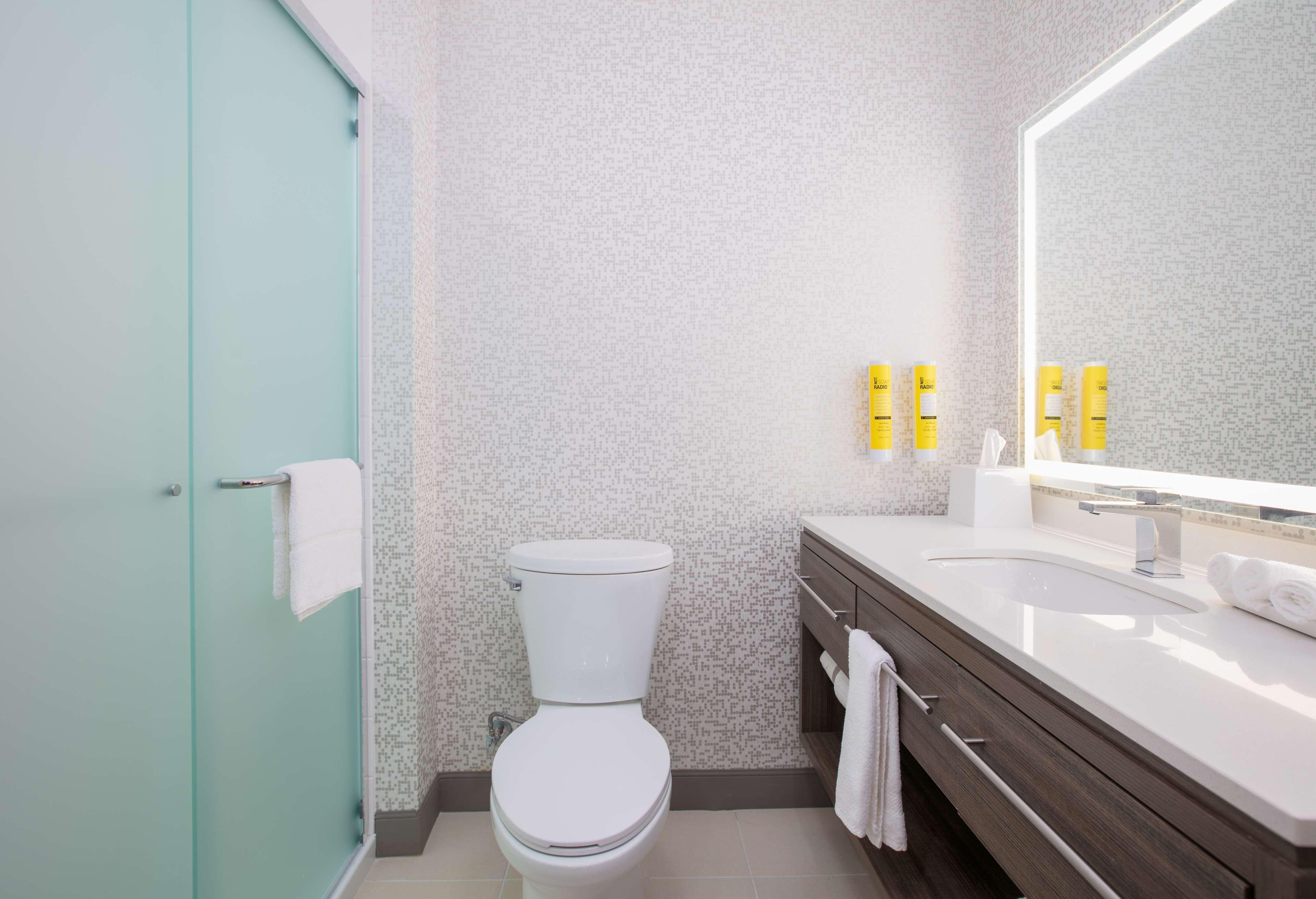 Studio Two Queen Beds