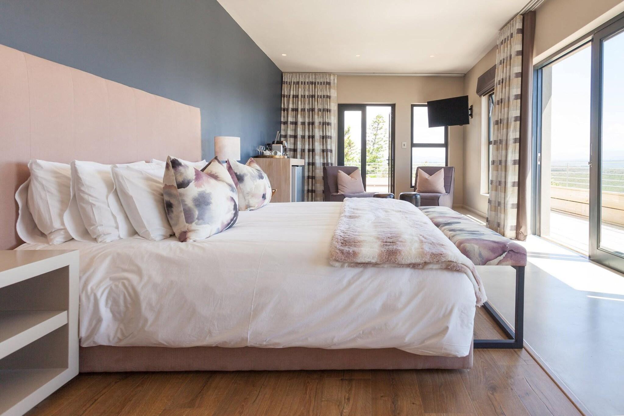 Double Deluxe King Bed