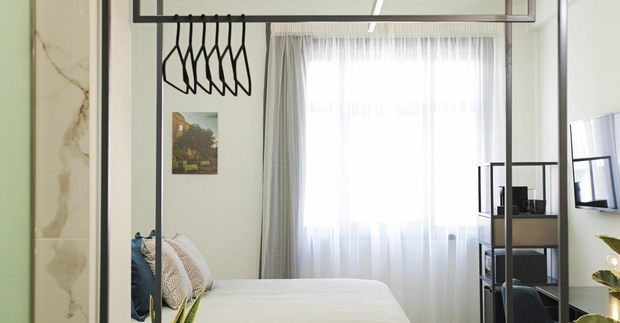 Double Deluxe King Bed