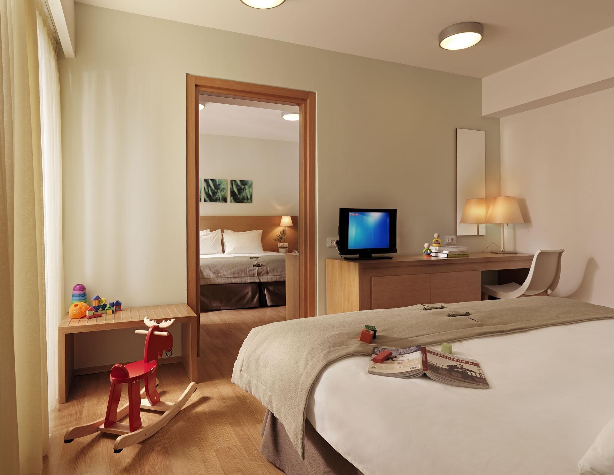 Family Room Three Beds