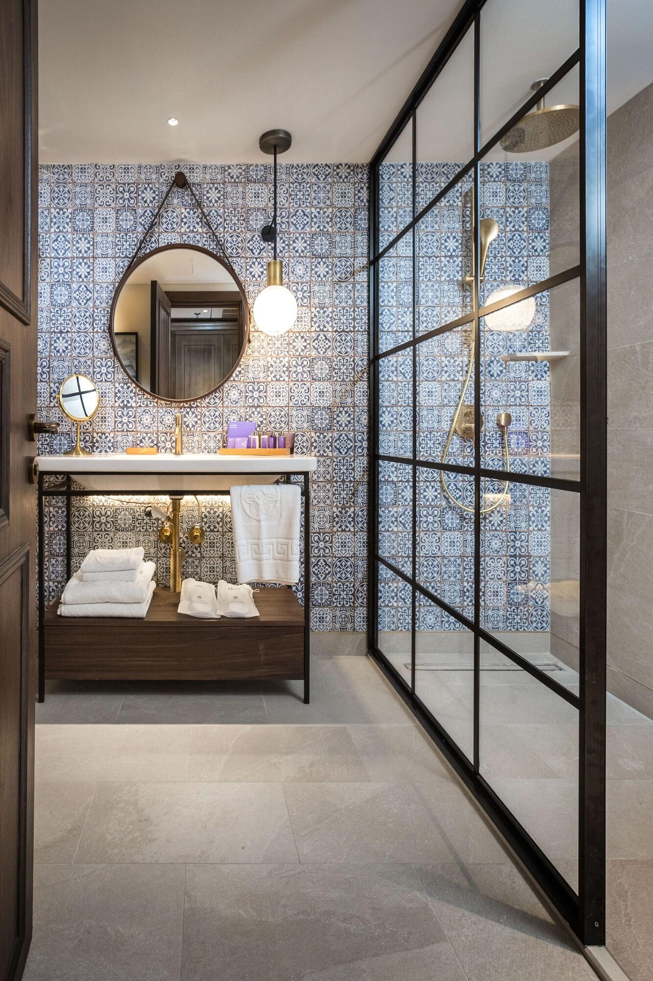 Double King Size Bed