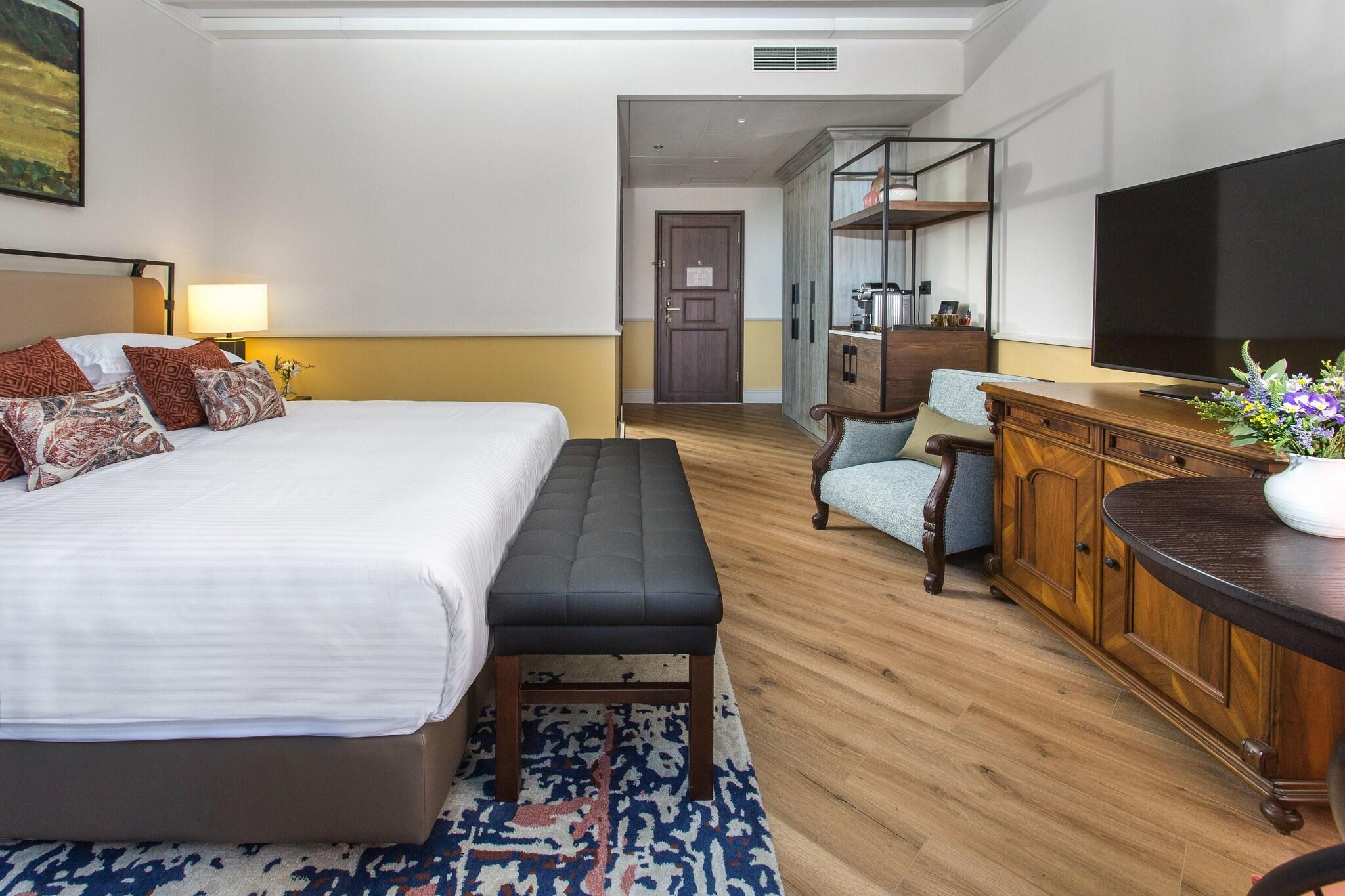 Double King Size Bed