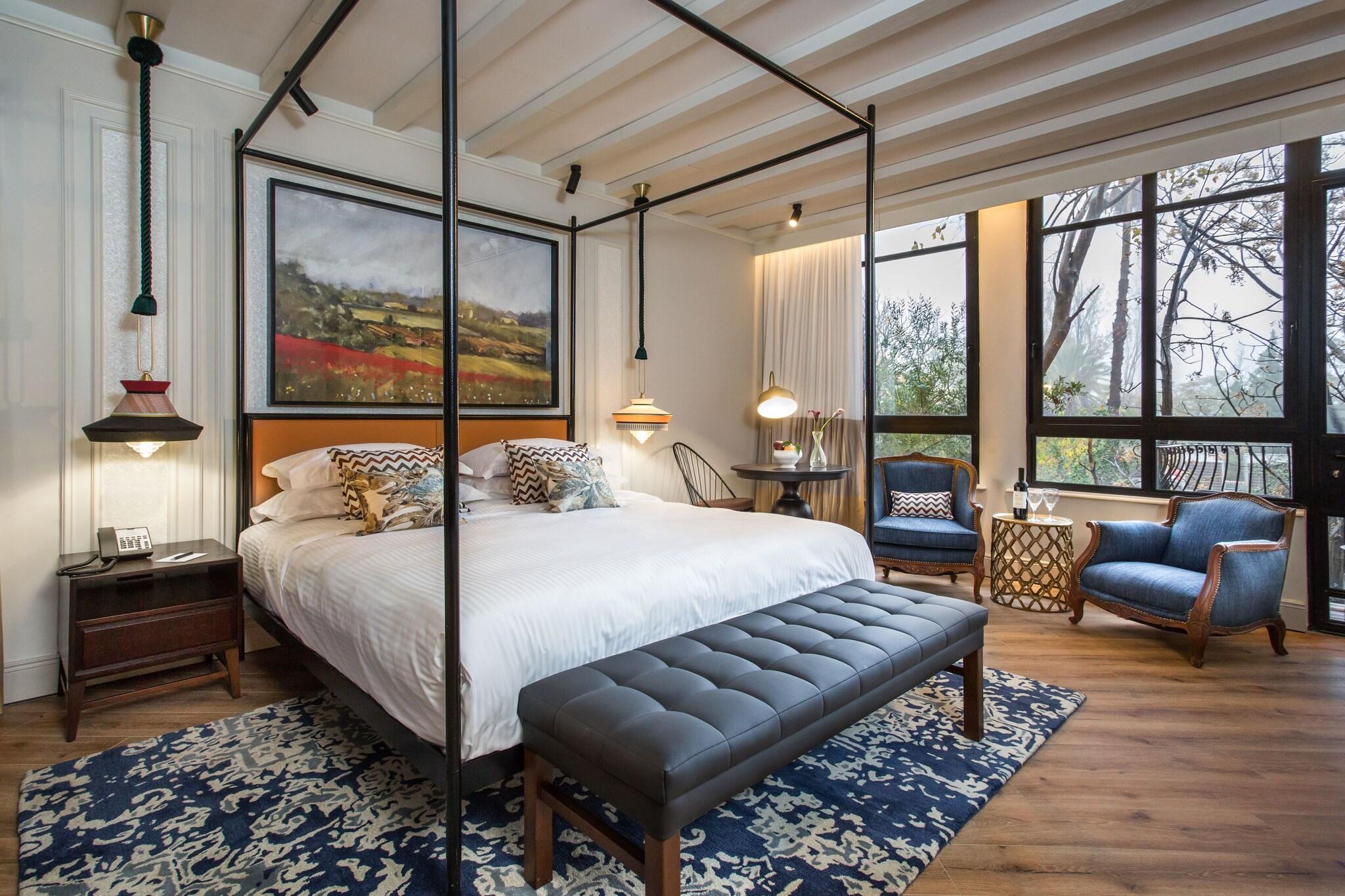 Double Deluxe King Bed