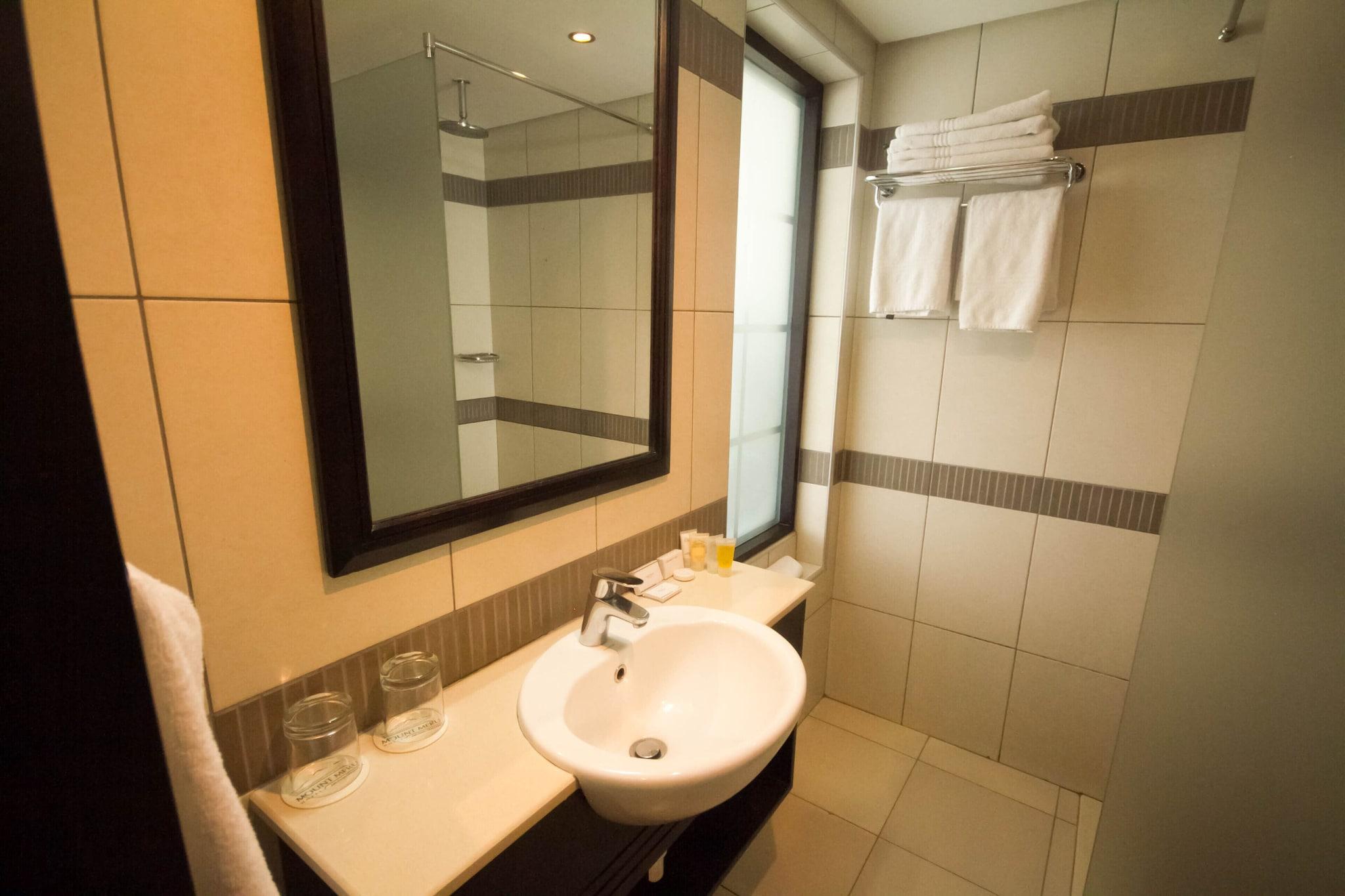 Junior Suite Queen Size Bed