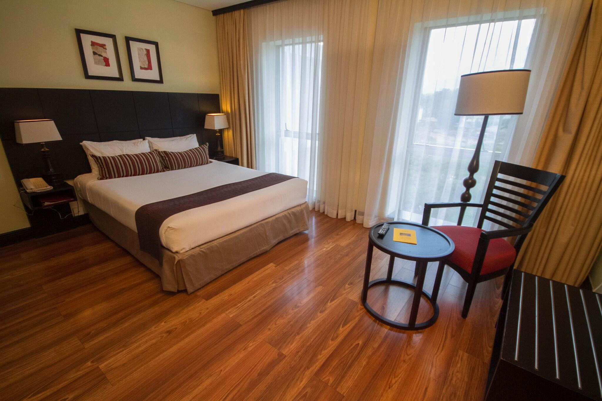 Suite Queen Size Bed