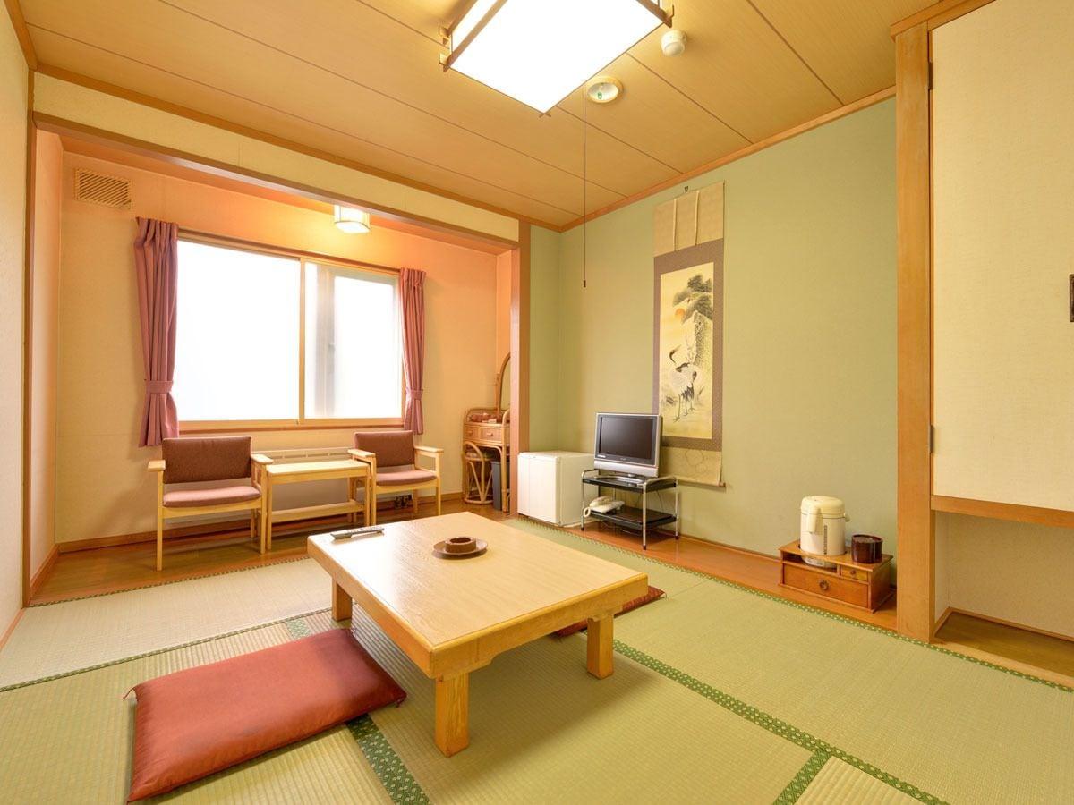 Twin with Shared Bathroom