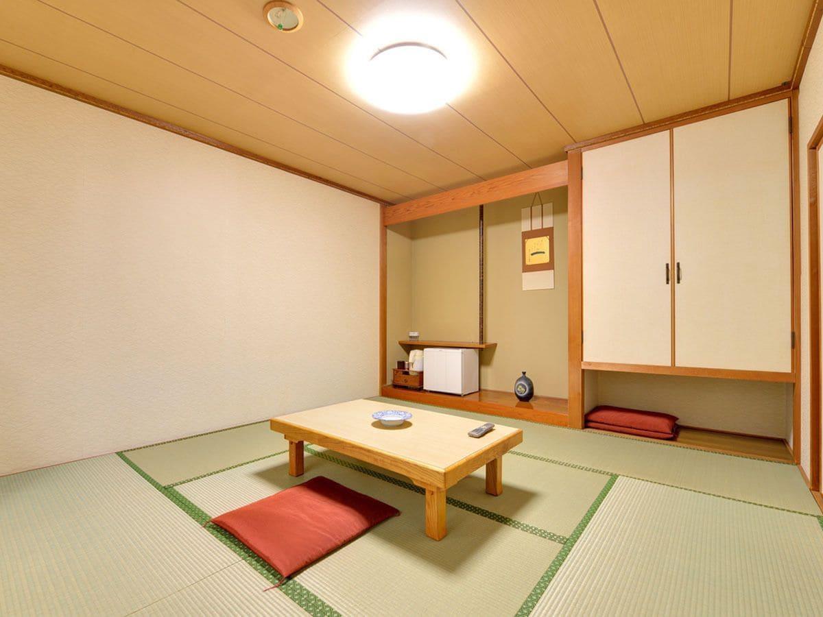 Triple with Shared Bathroom