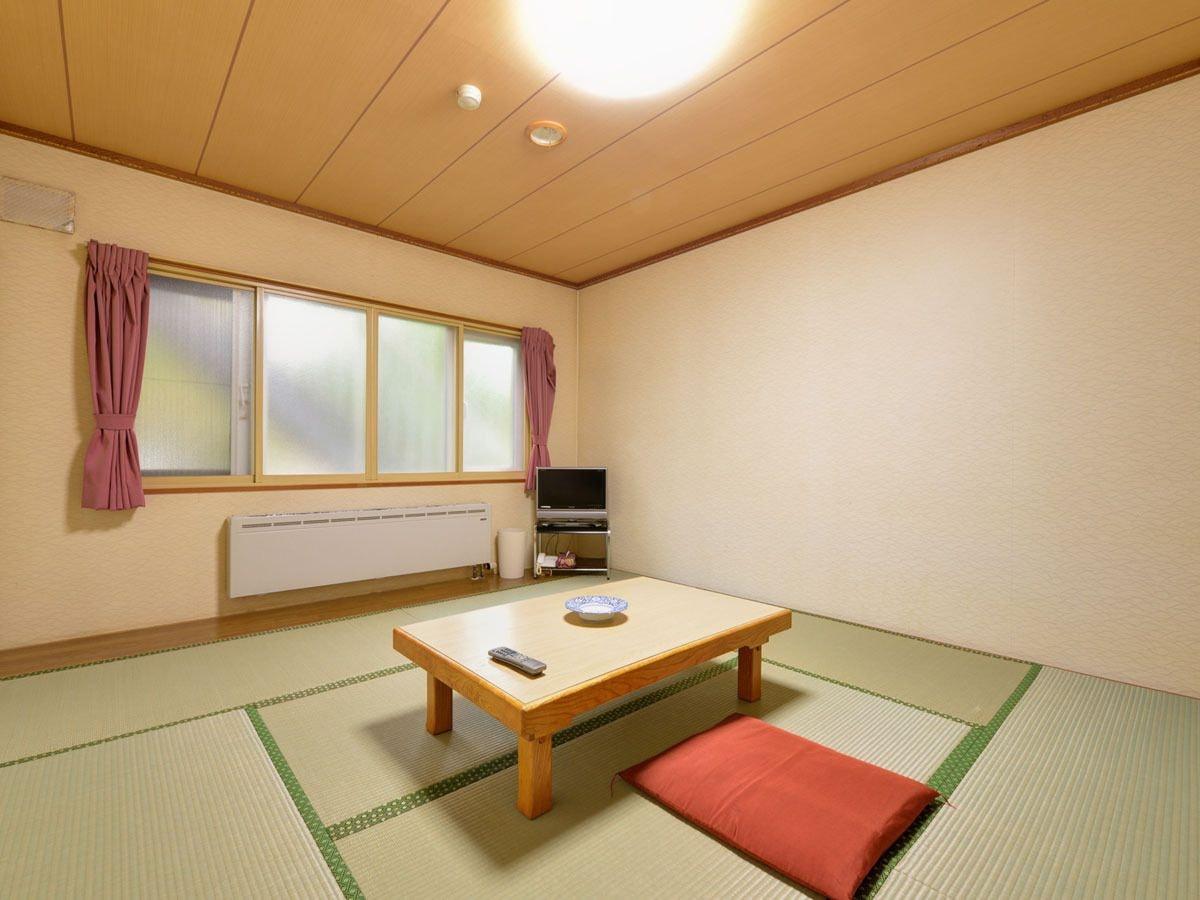 Triple with Shared Bathroom