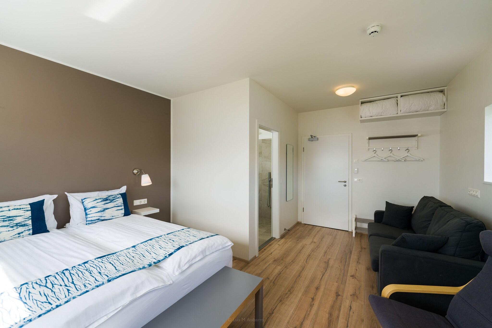 Quadruple Ocean View Queen Bed