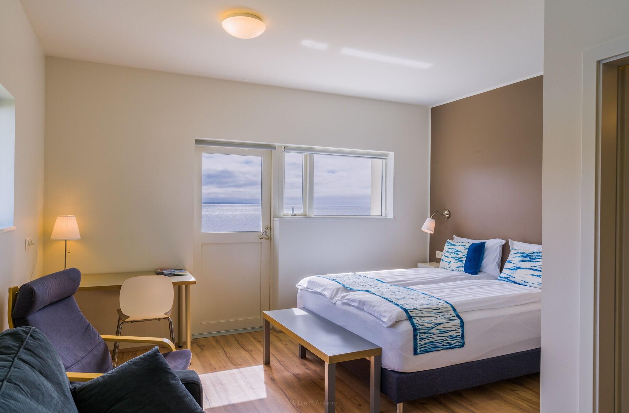 Quadruple Ocean View Queen Bed