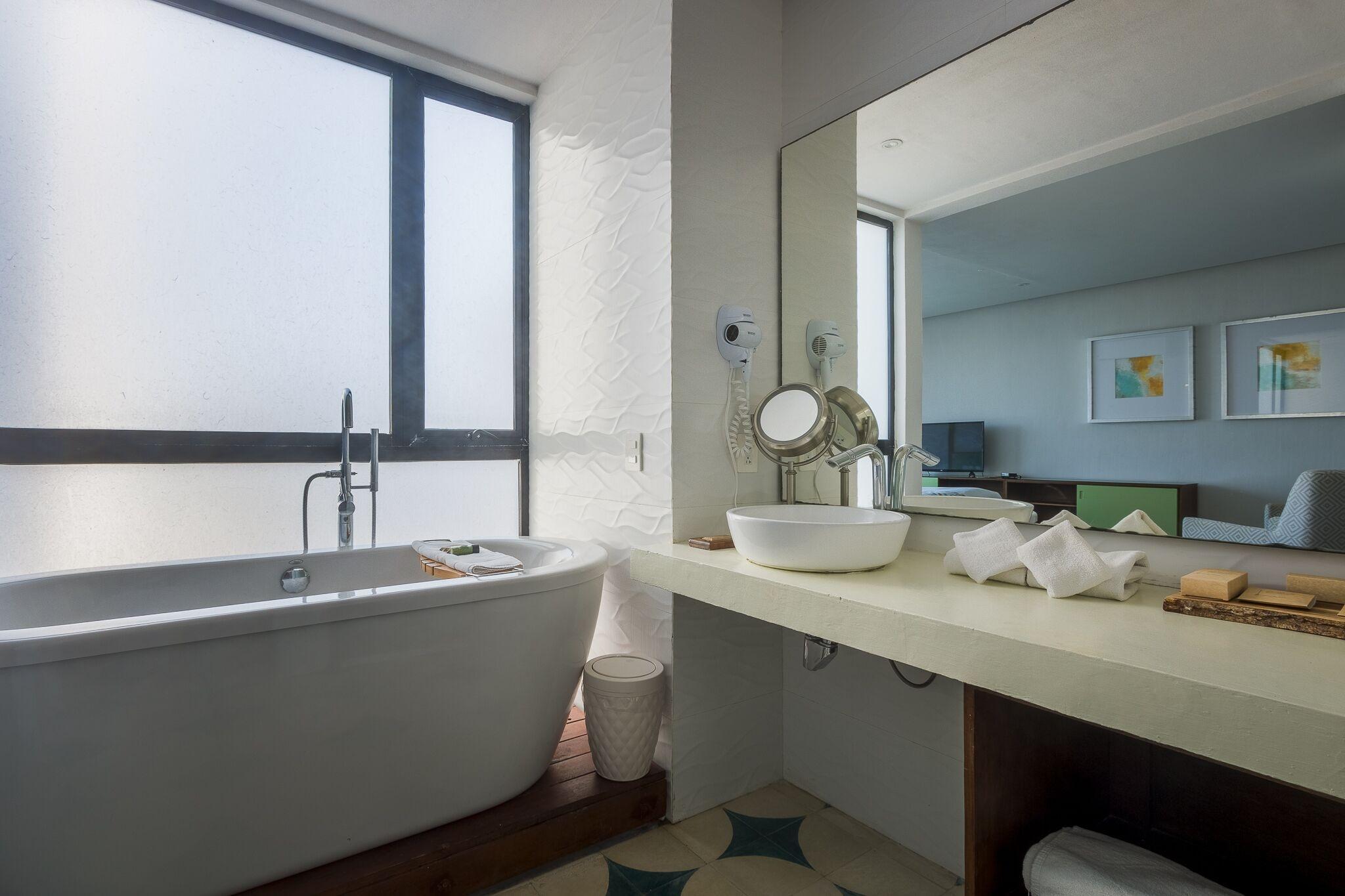 Suite Ocean View King Bed