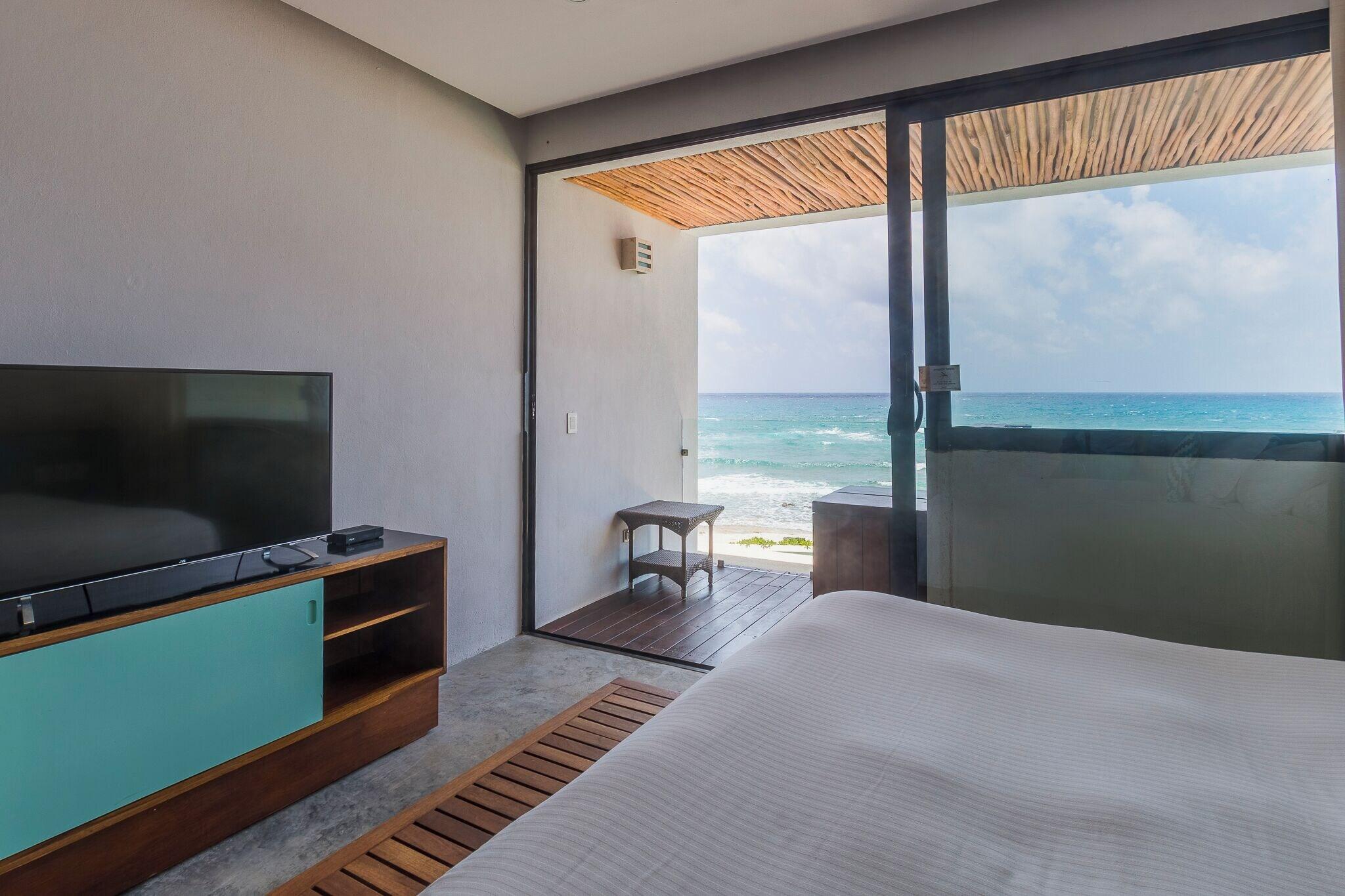 Suite Ocean View King Bed