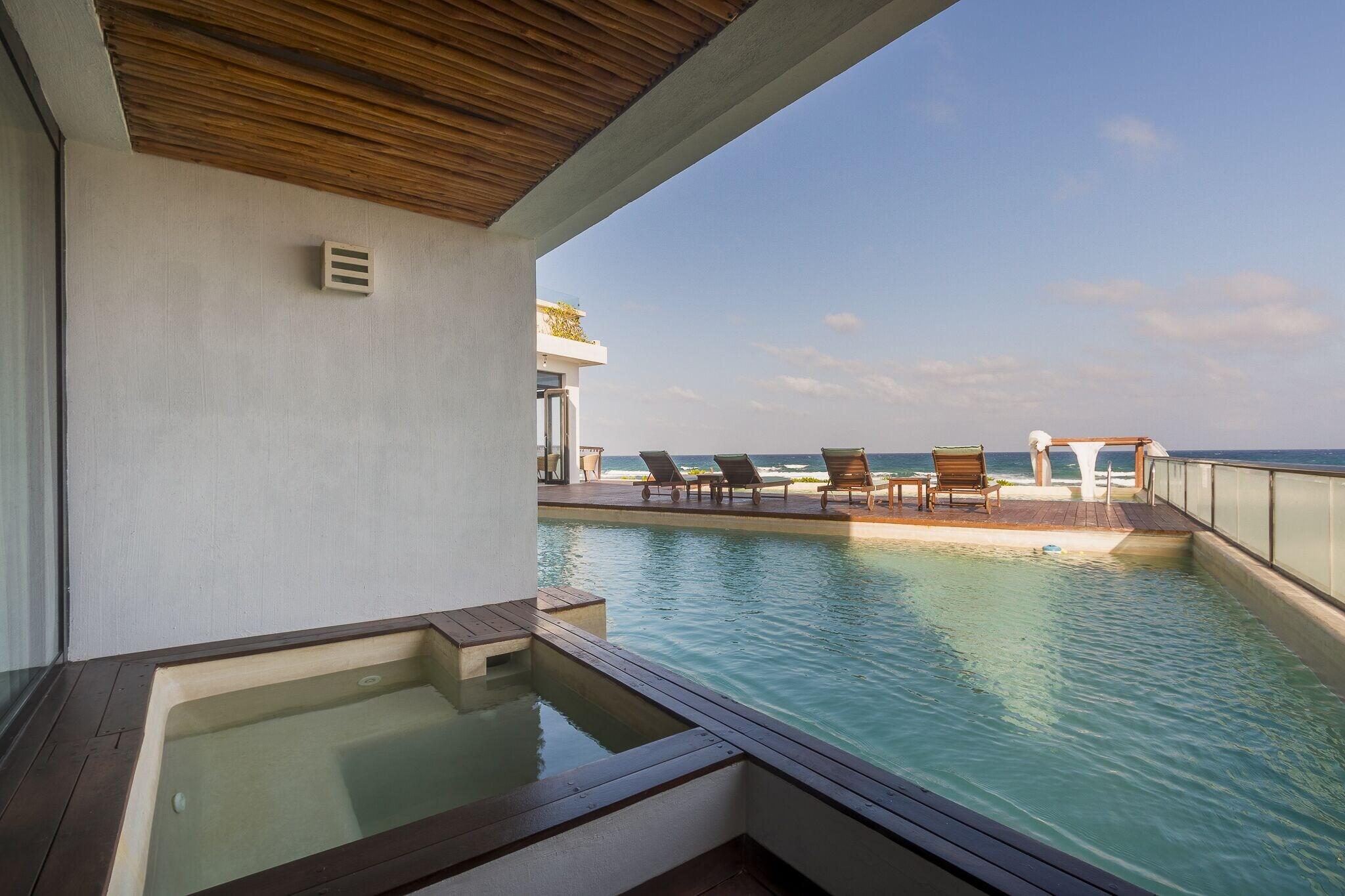 Suite Ocean View King Bed