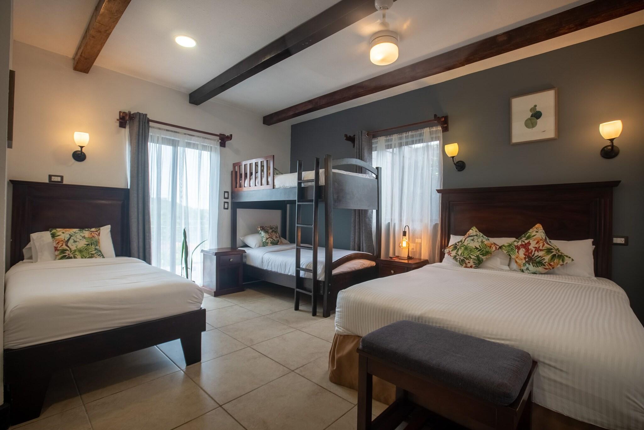 Family Room Superior Queen Bed