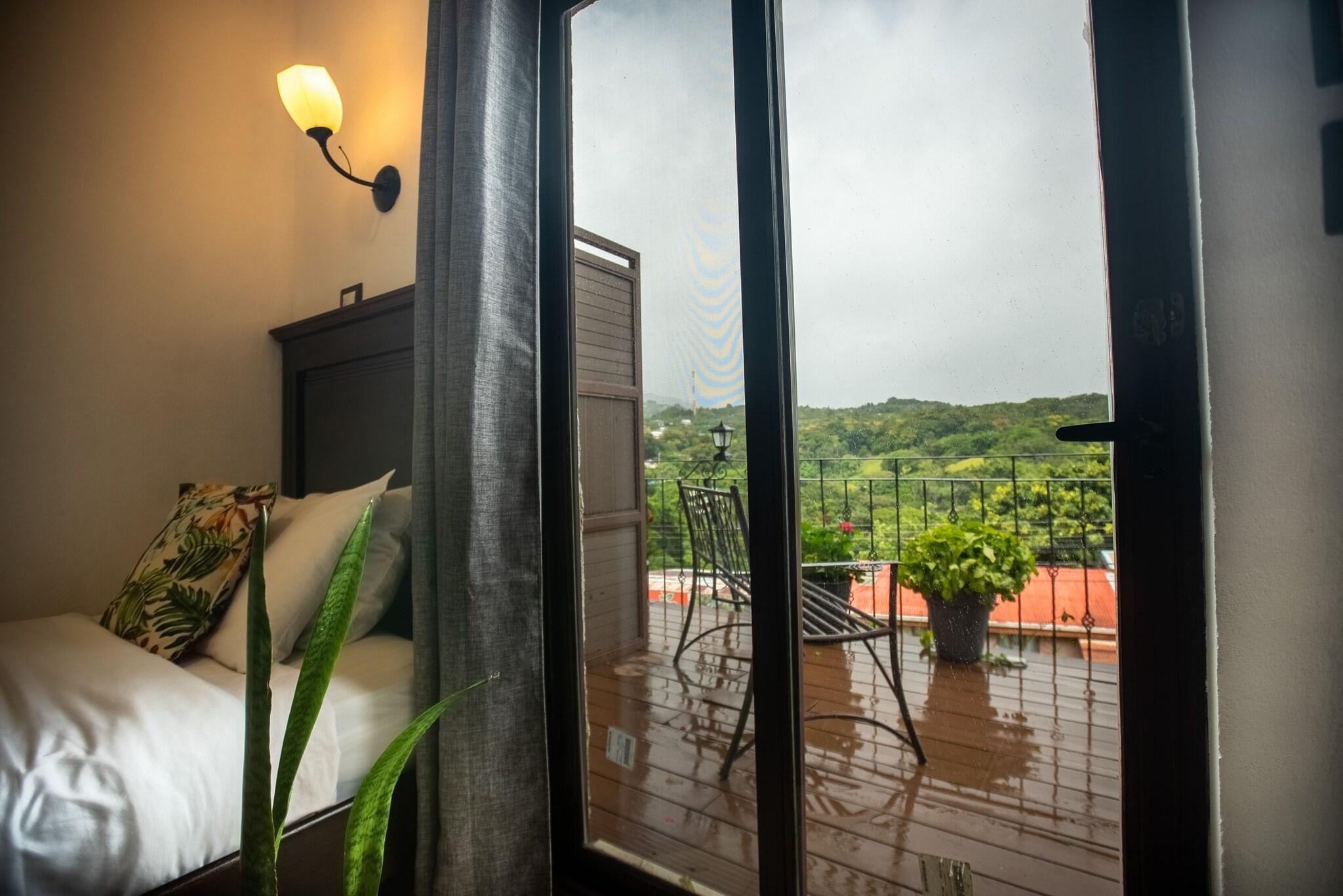 Family Room Superior Queen Bed