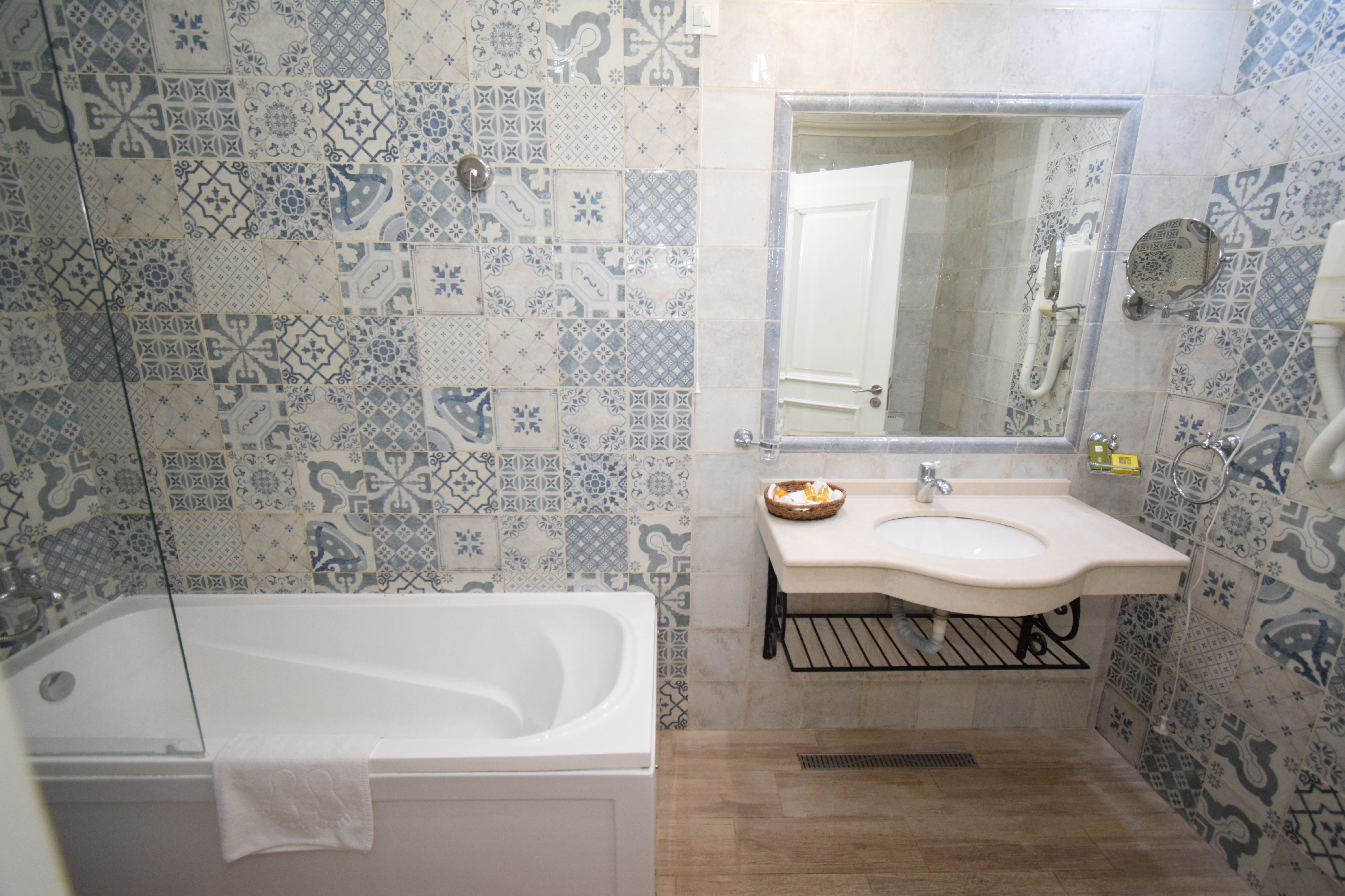 Apartment Two Bedrooms One Bathroom