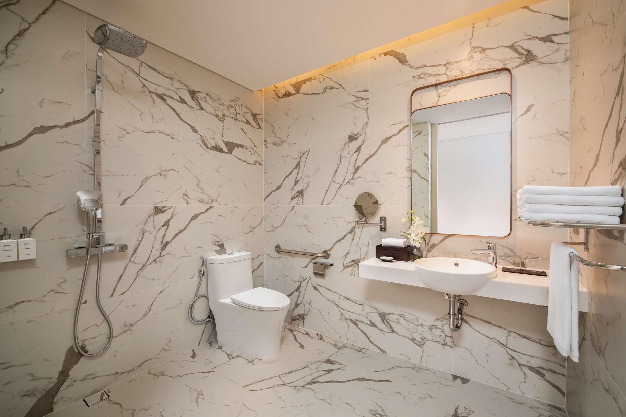 Family Room Ocean View King Bed