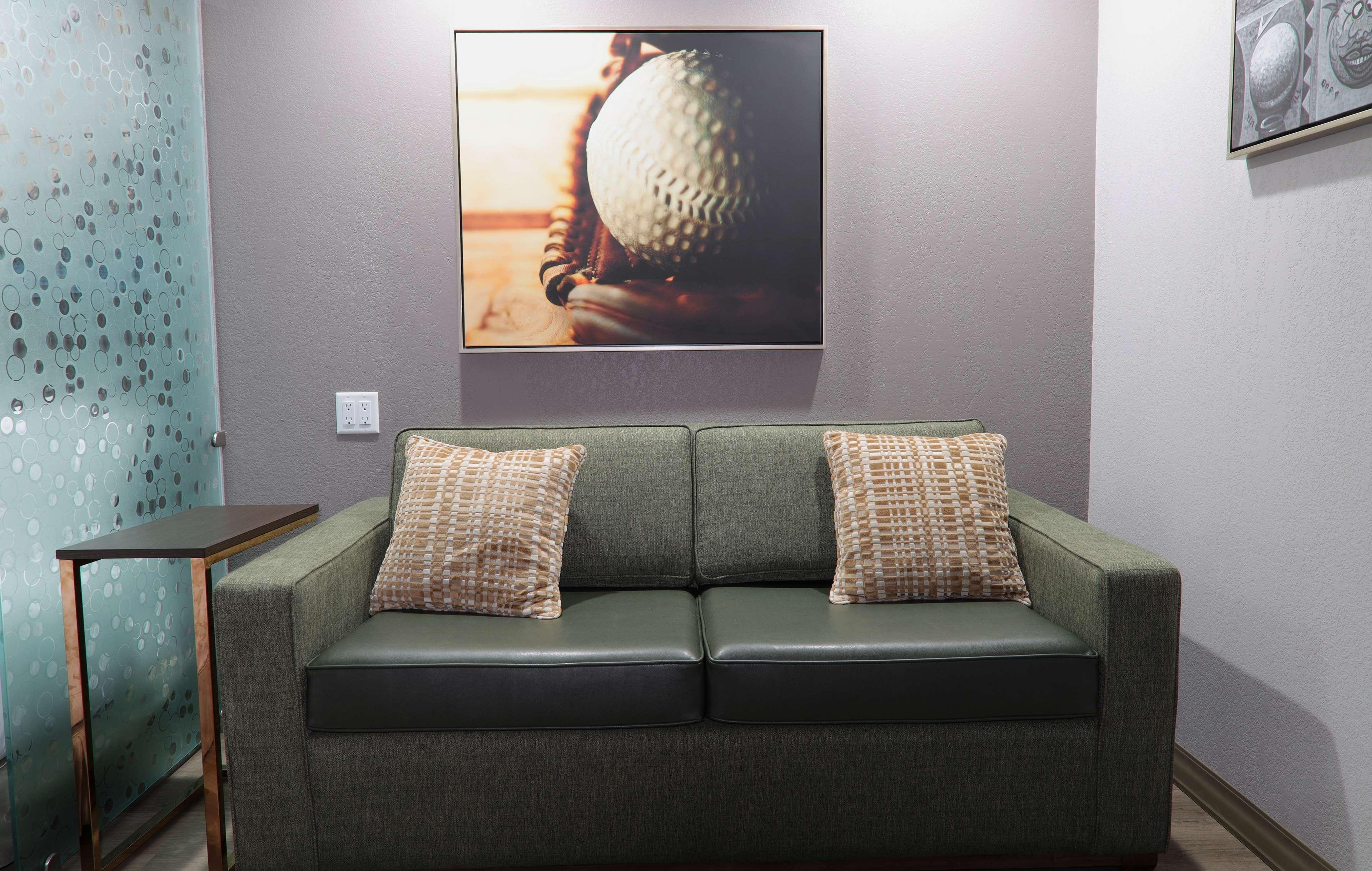 Suite Two Queen Beds