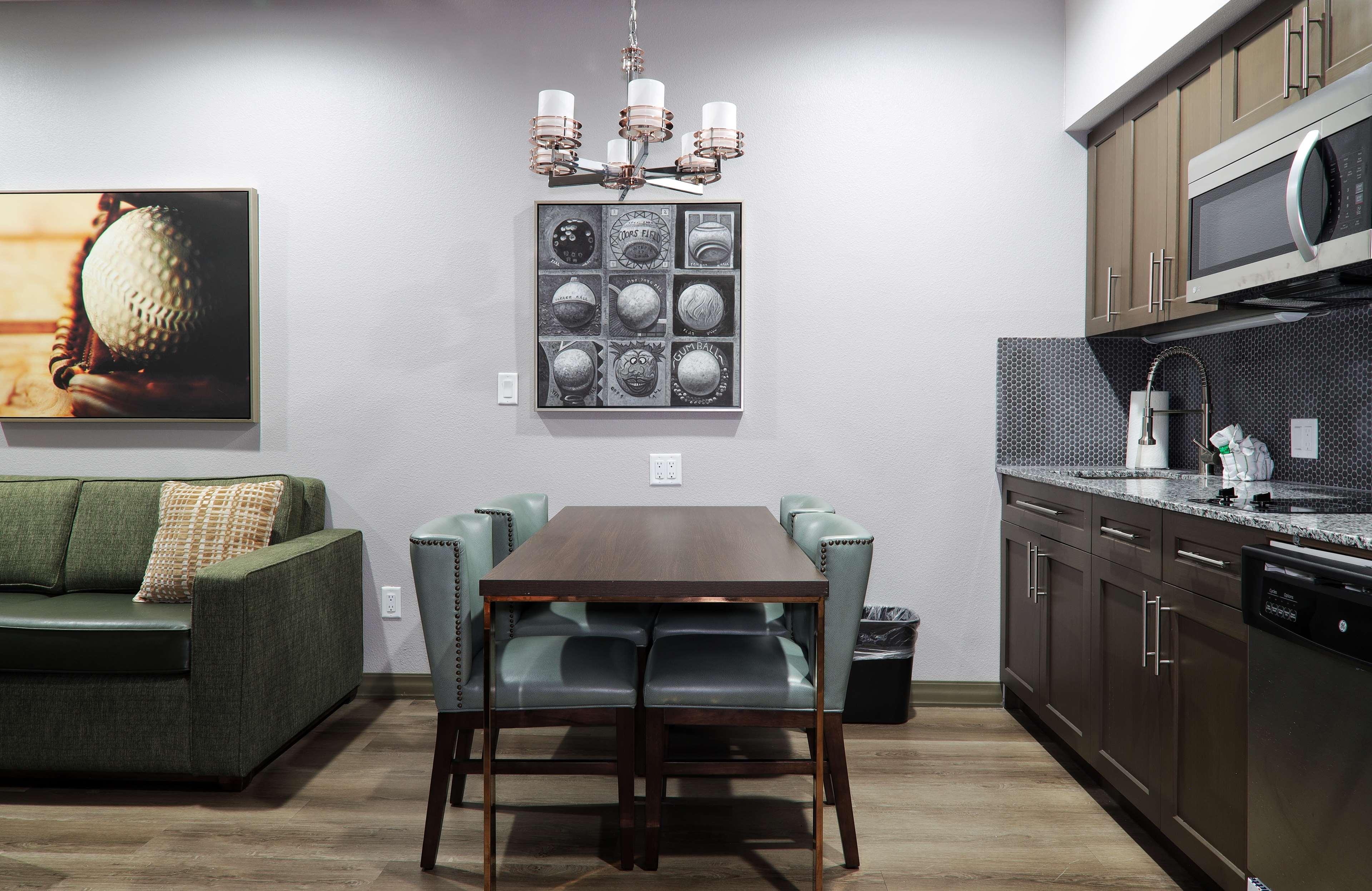 Suite Two Queen Beds